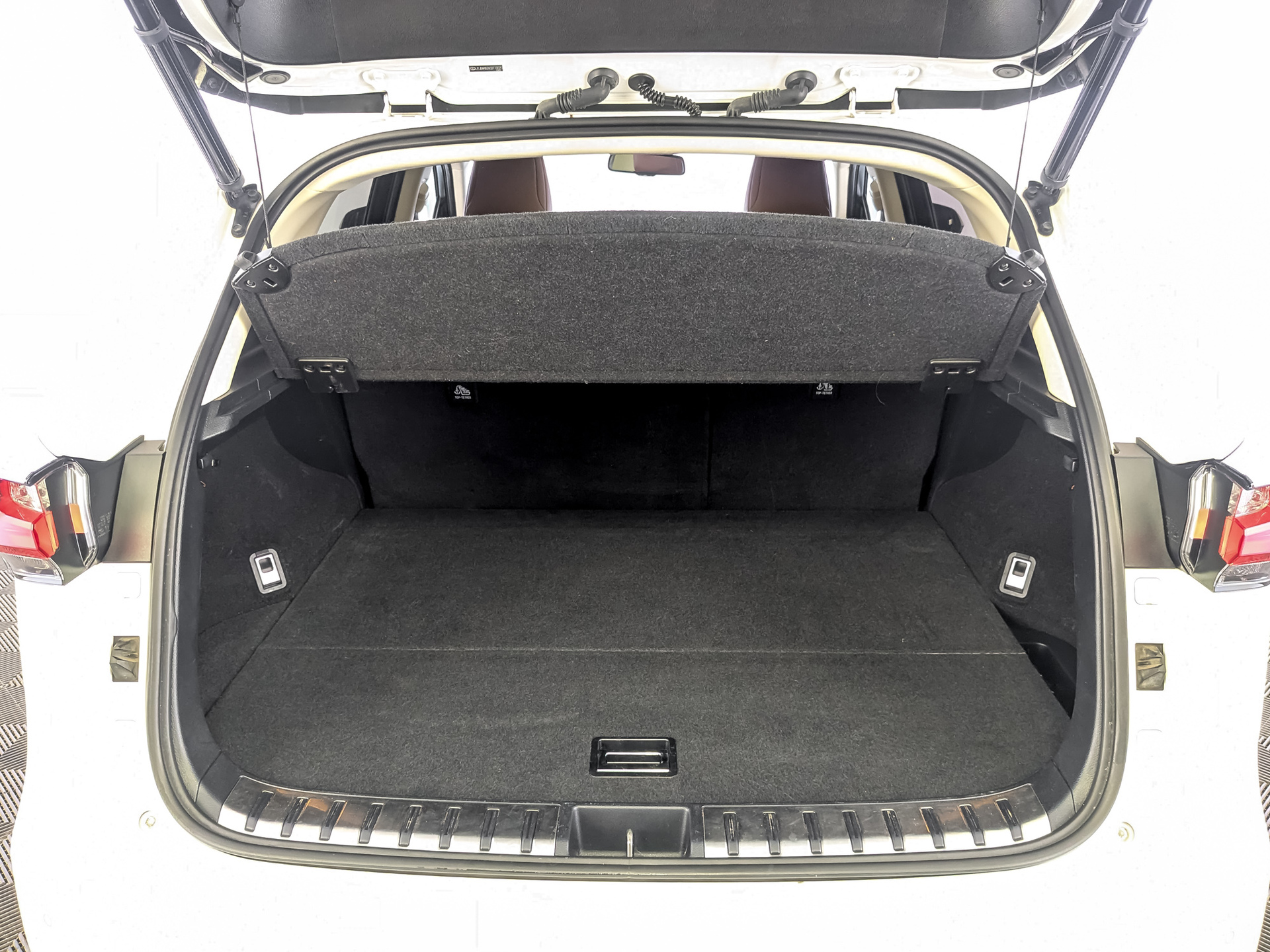 LEXUS NX 2.00 (238 л.с), автомат, 2016, пробег 98 833 км