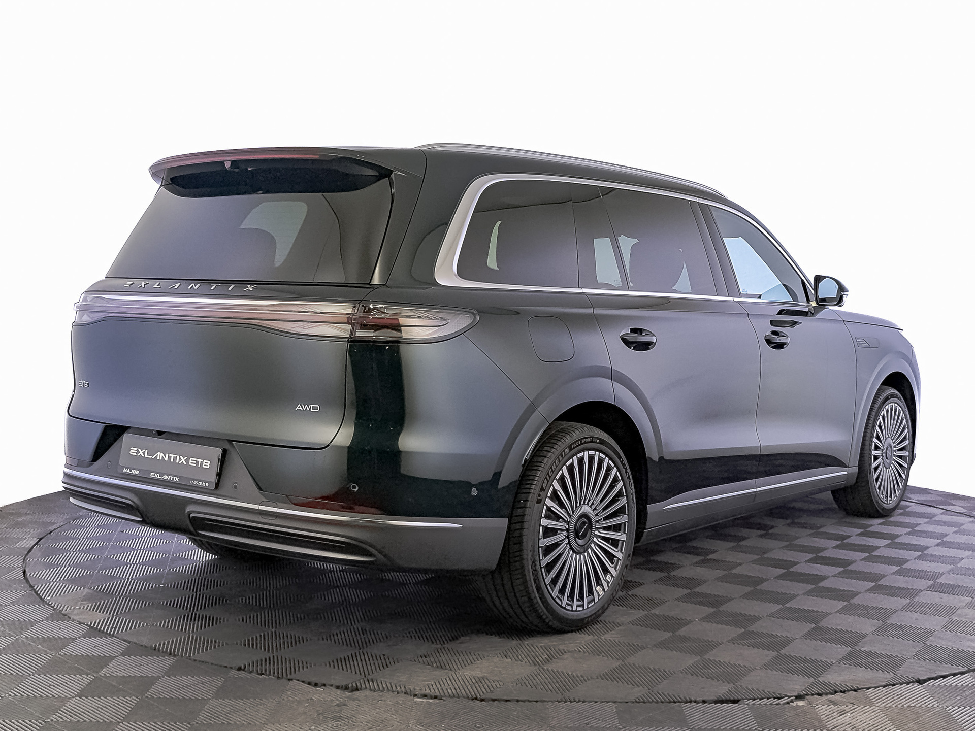 Фото Exlantix ET8 Топ 1.5ELH/190 40кВт 4WD