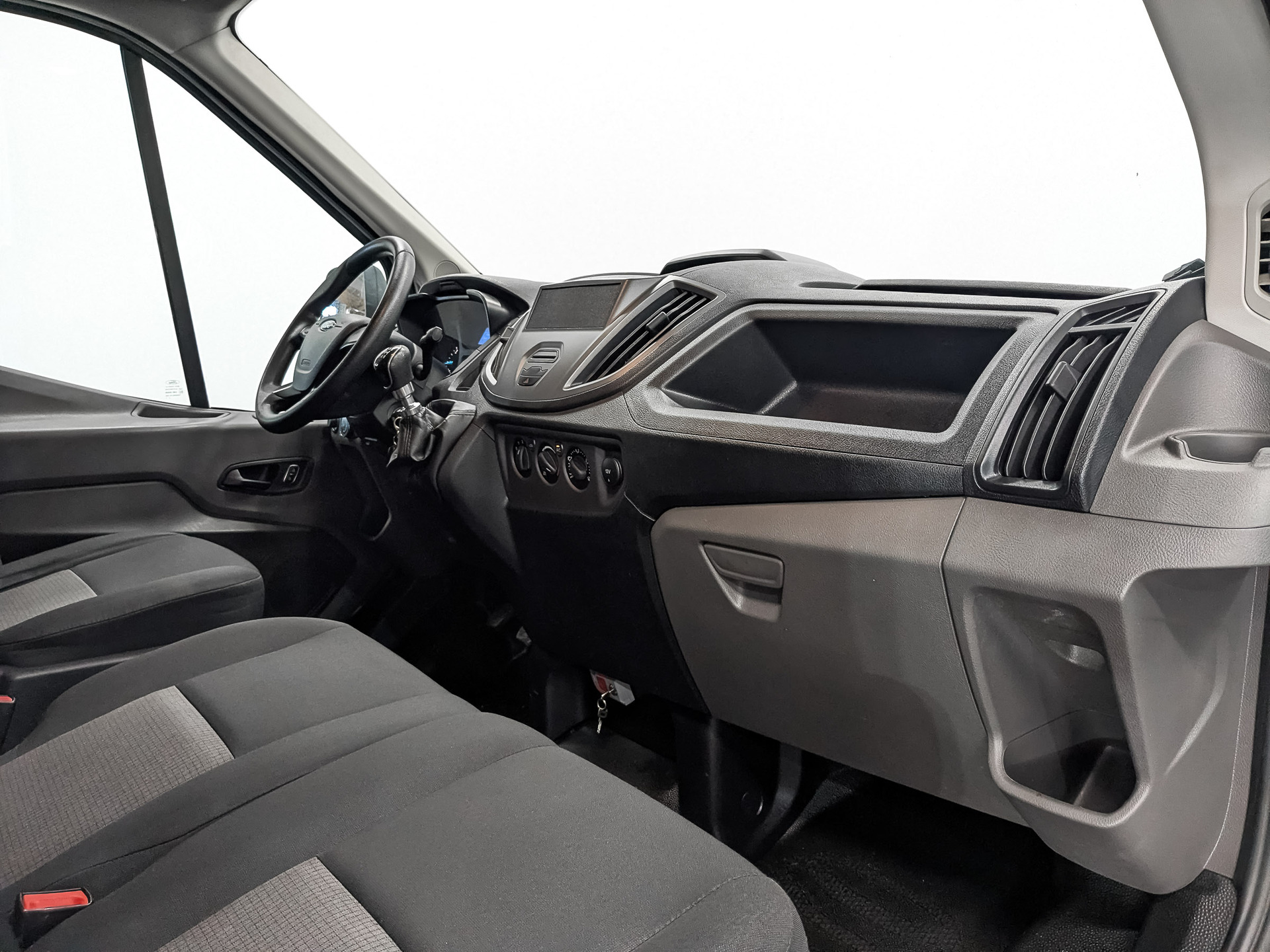 FORD Transit 2.20 (125 л.с), механическая, 2021, пробег 96 160 км