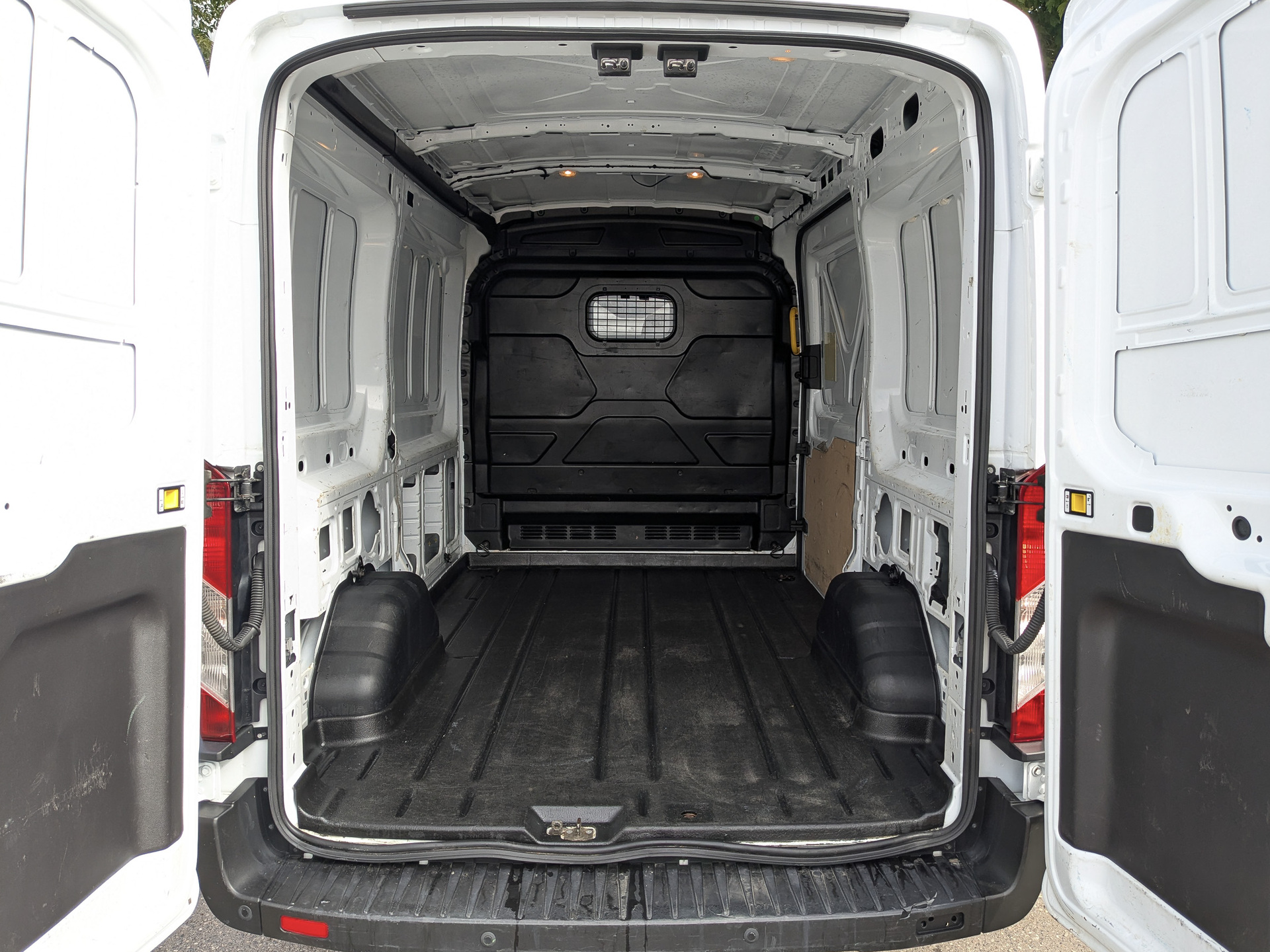 FORD Transit 2.20 (125 л.с), механическая, 2021, пробег 103 082 км