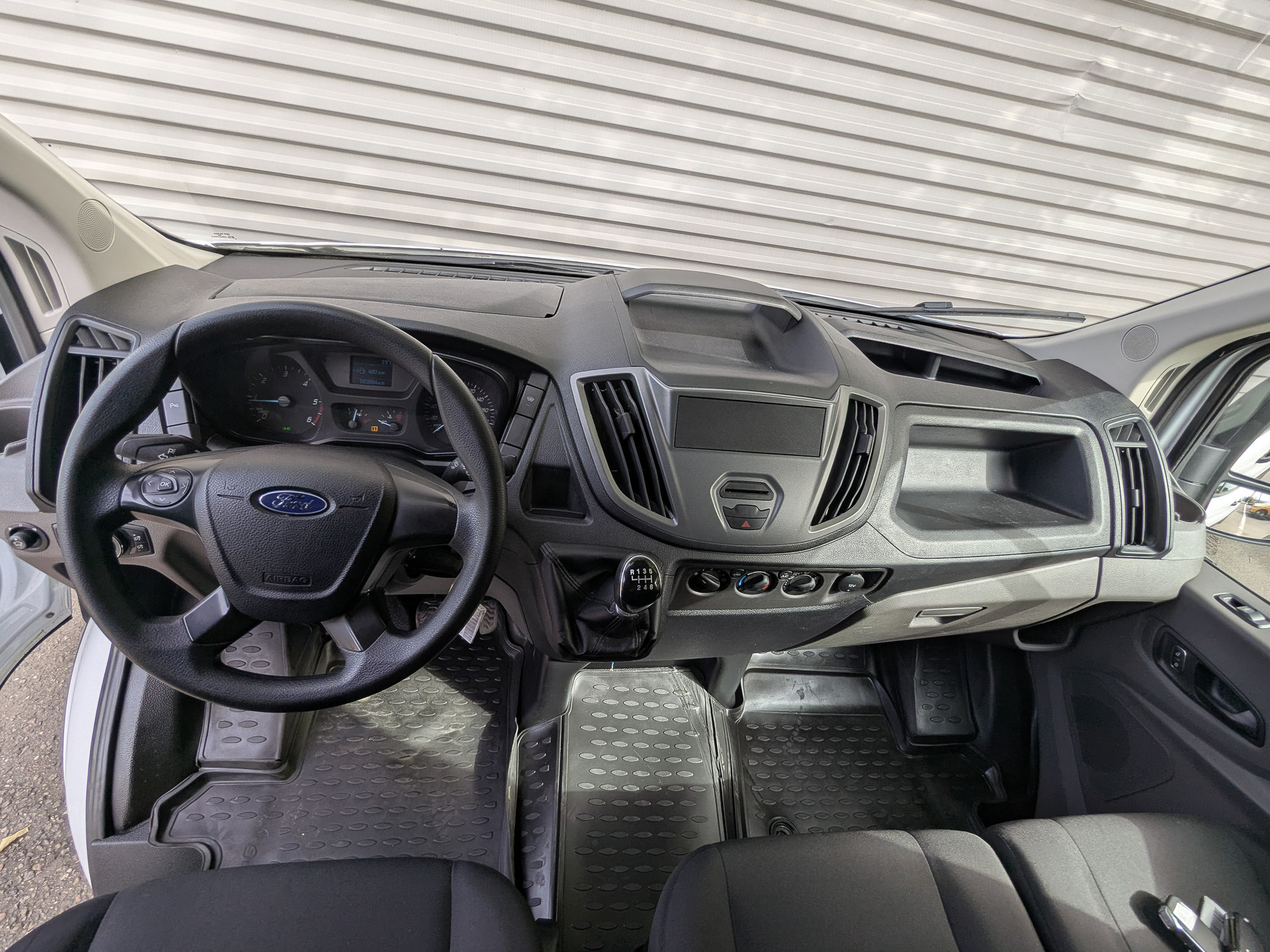FORD Transit 2.20 (125 л.с), механическая, 2021, пробег 103 082 км