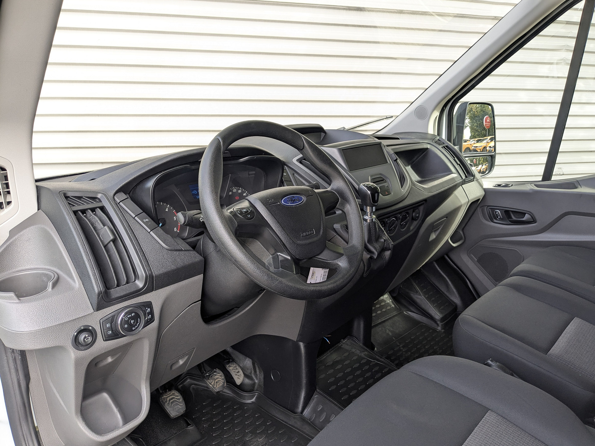 FORD Transit 2.20 (125 л.с), механическая, 2021, пробег 103 082 км