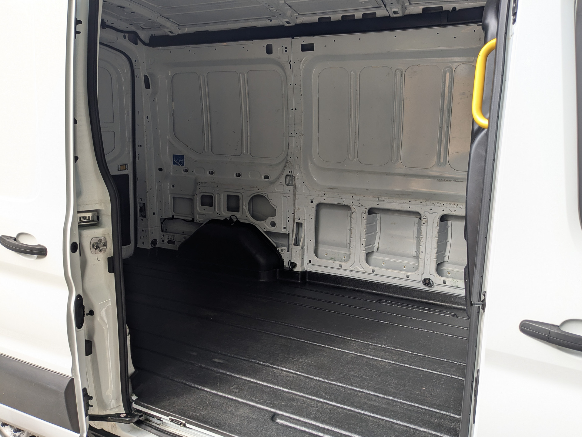 FORD Transit 2.20 (125 л.с), механическая, 2021, пробег 103 082 км