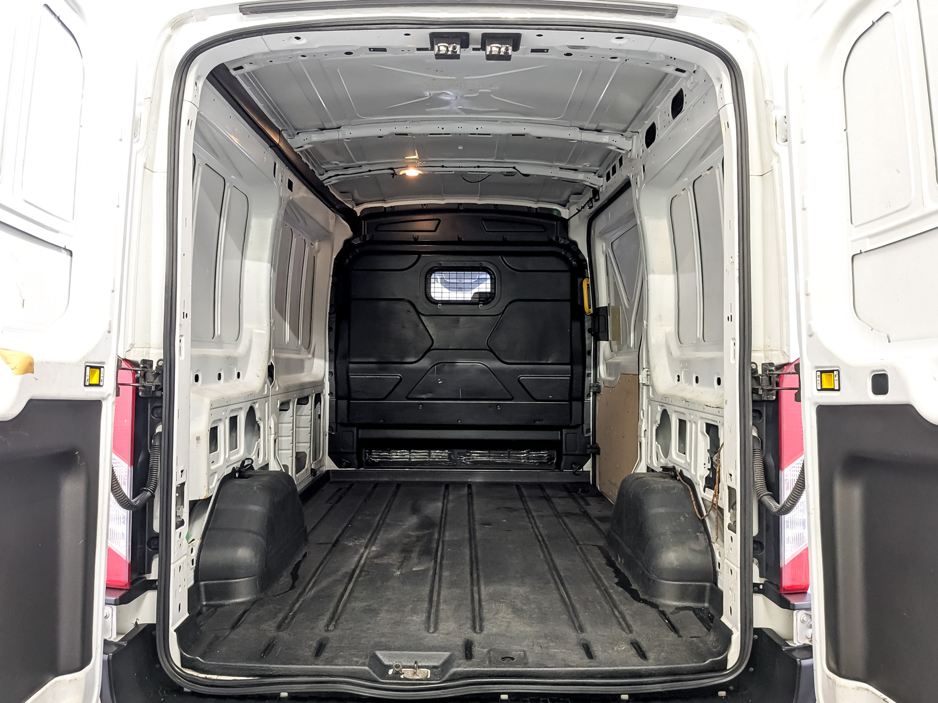 FORD Transit 2.20 (125 л.с), механическая, 2021, пробег 109 297 км