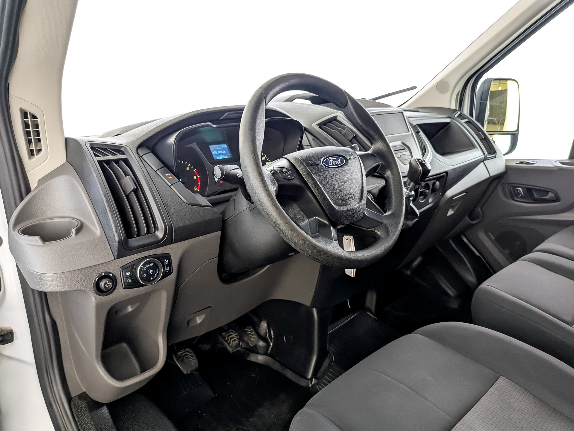 FORD Transit 2.20 (125 л.с), механическая, 2021, пробег 109 297 км