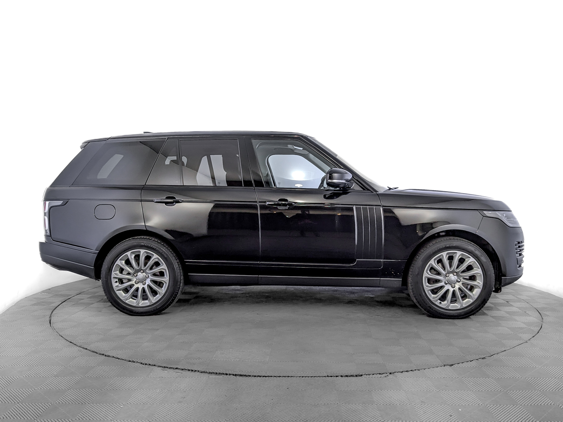 LAND ROVER Range Rover 3.00 (248 л.с), автомат, 2018, пробег 74 155 км
