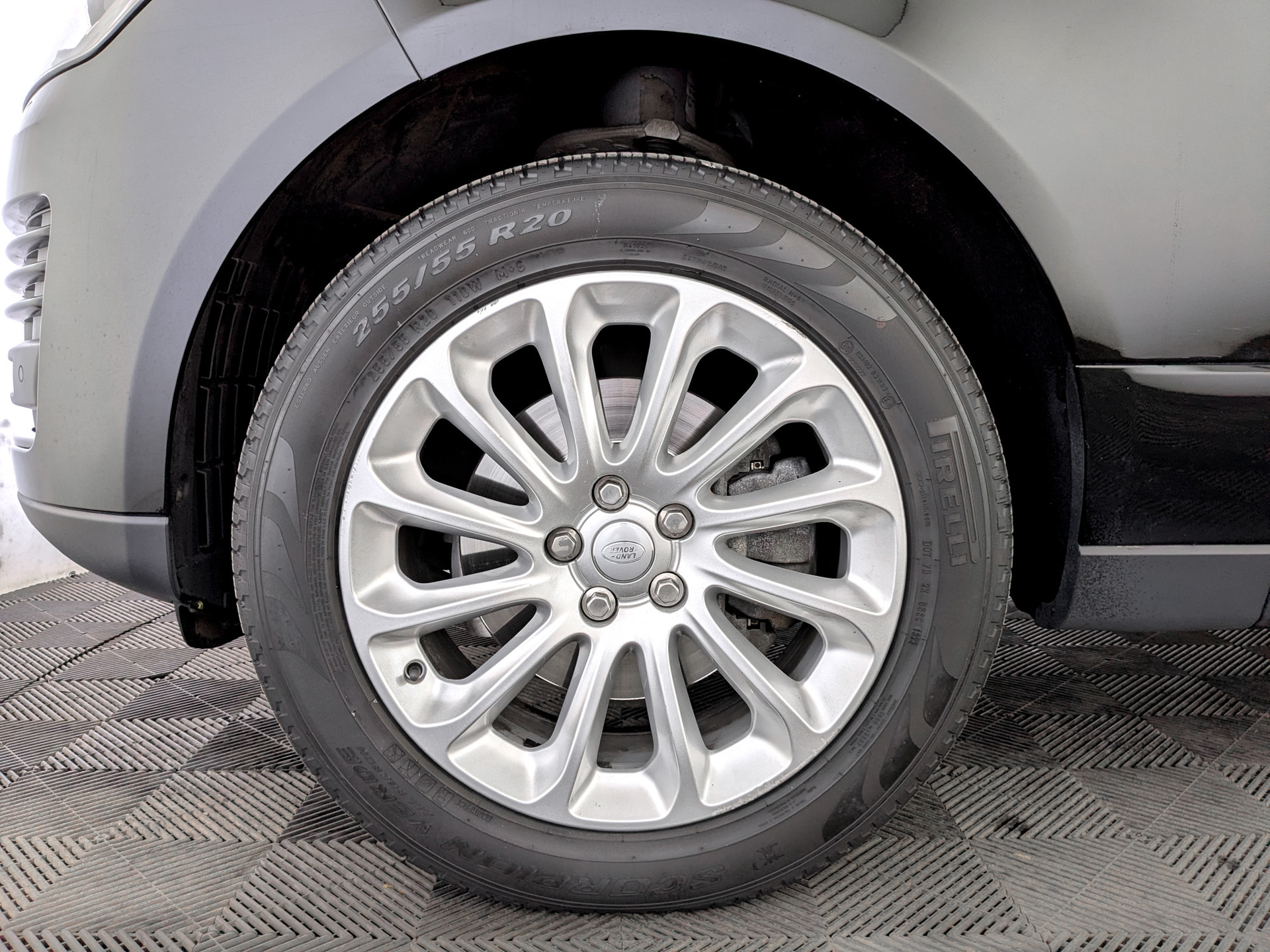 LAND ROVER Range Rover 3.00 (248 л.с), автомат, 2018, пробег 74 155 км