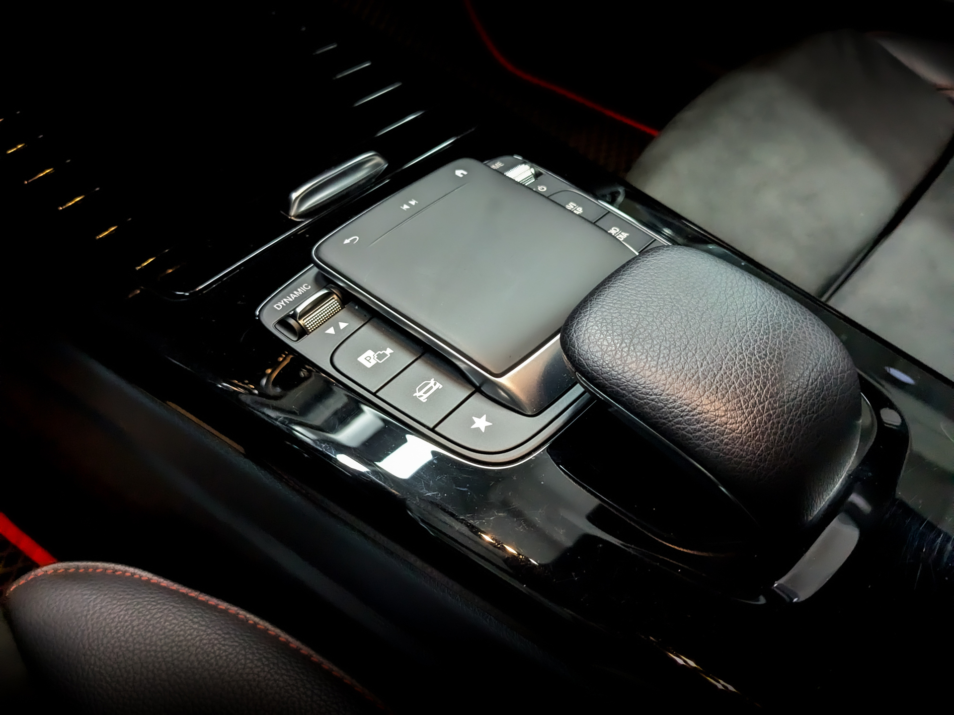 MERCEDES-BENZ A-Класс 1.30 (150 л.с), автомат, 2020, пробег 77 418 км