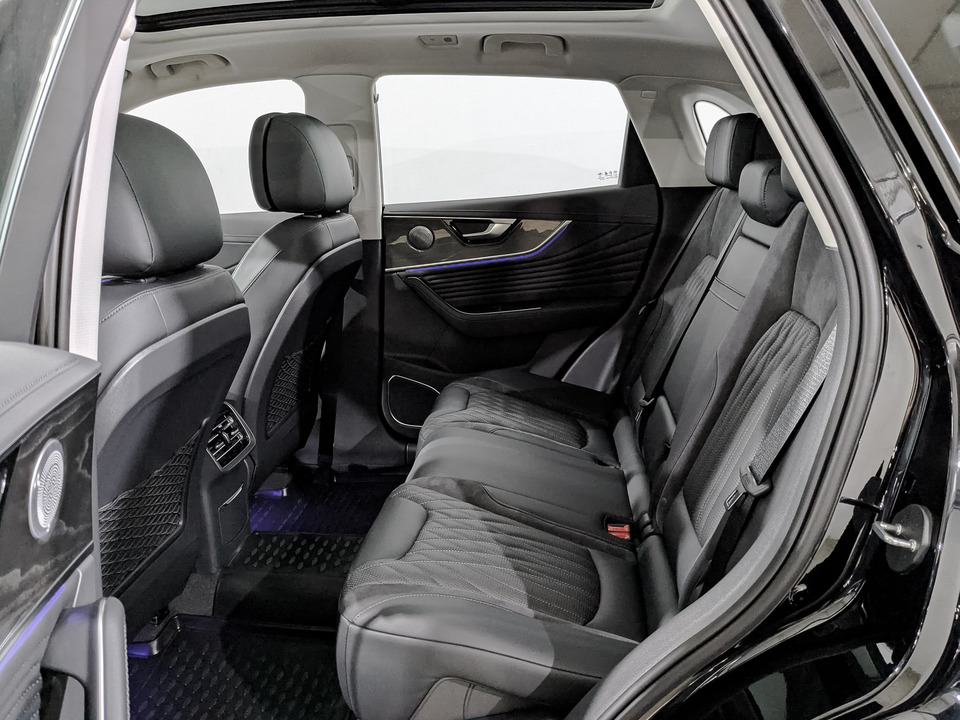 Фото Hongqi HS5 с пробегом 7082 км