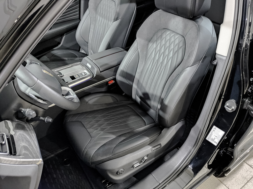 Фото Hongqi HS5 с пробегом 7082 км