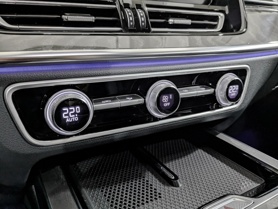Фото Hongqi HS5 с пробегом 7082 км