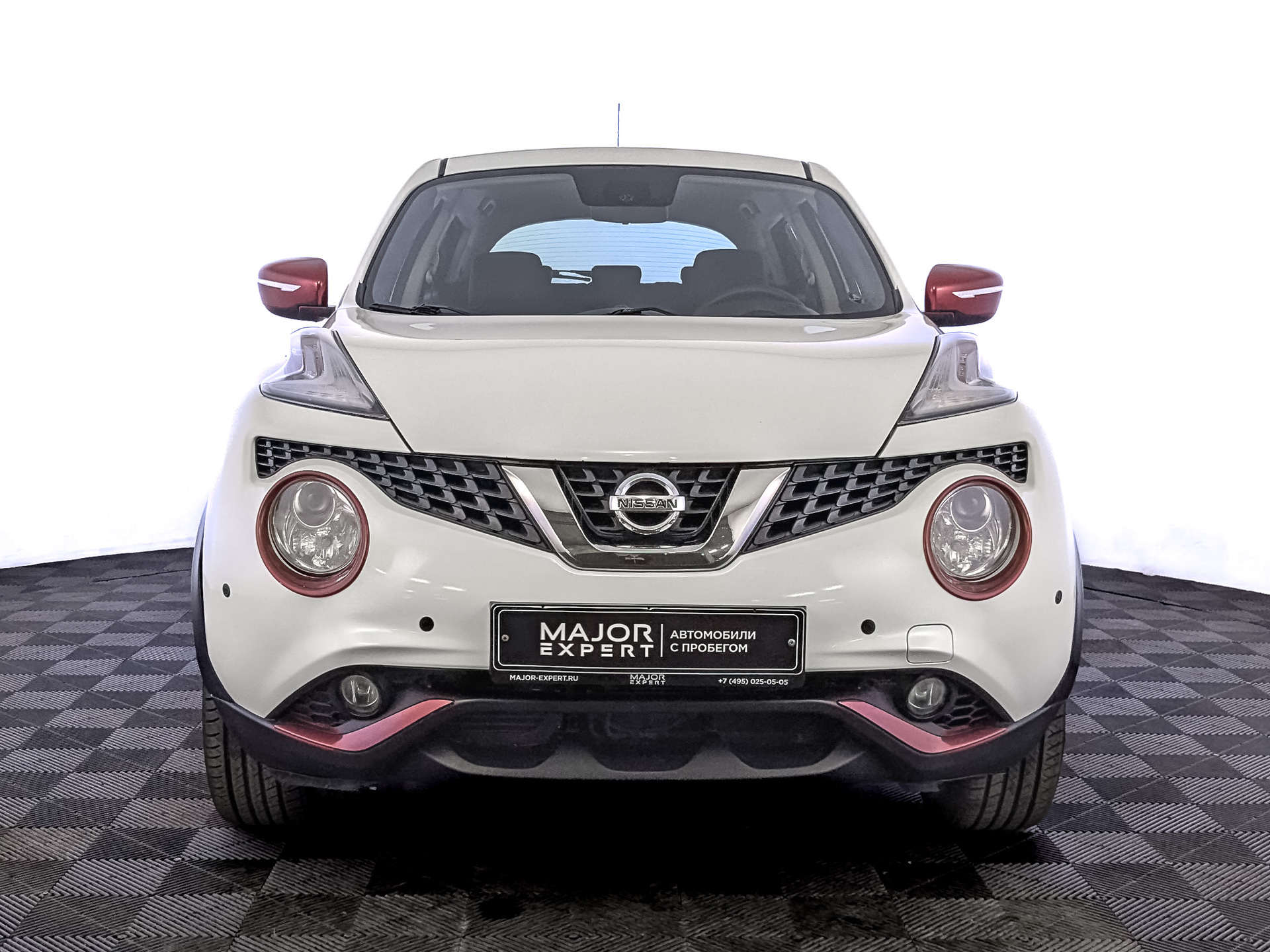 NISSAN Juke 1.60 (117 л.с), автомат, 2015, пробег 107 987 км