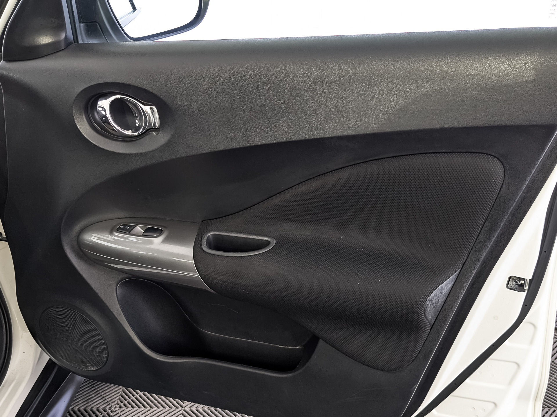 NISSAN Juke 1.60 (117 л.с), автомат, 2015, пробег 107 987 км