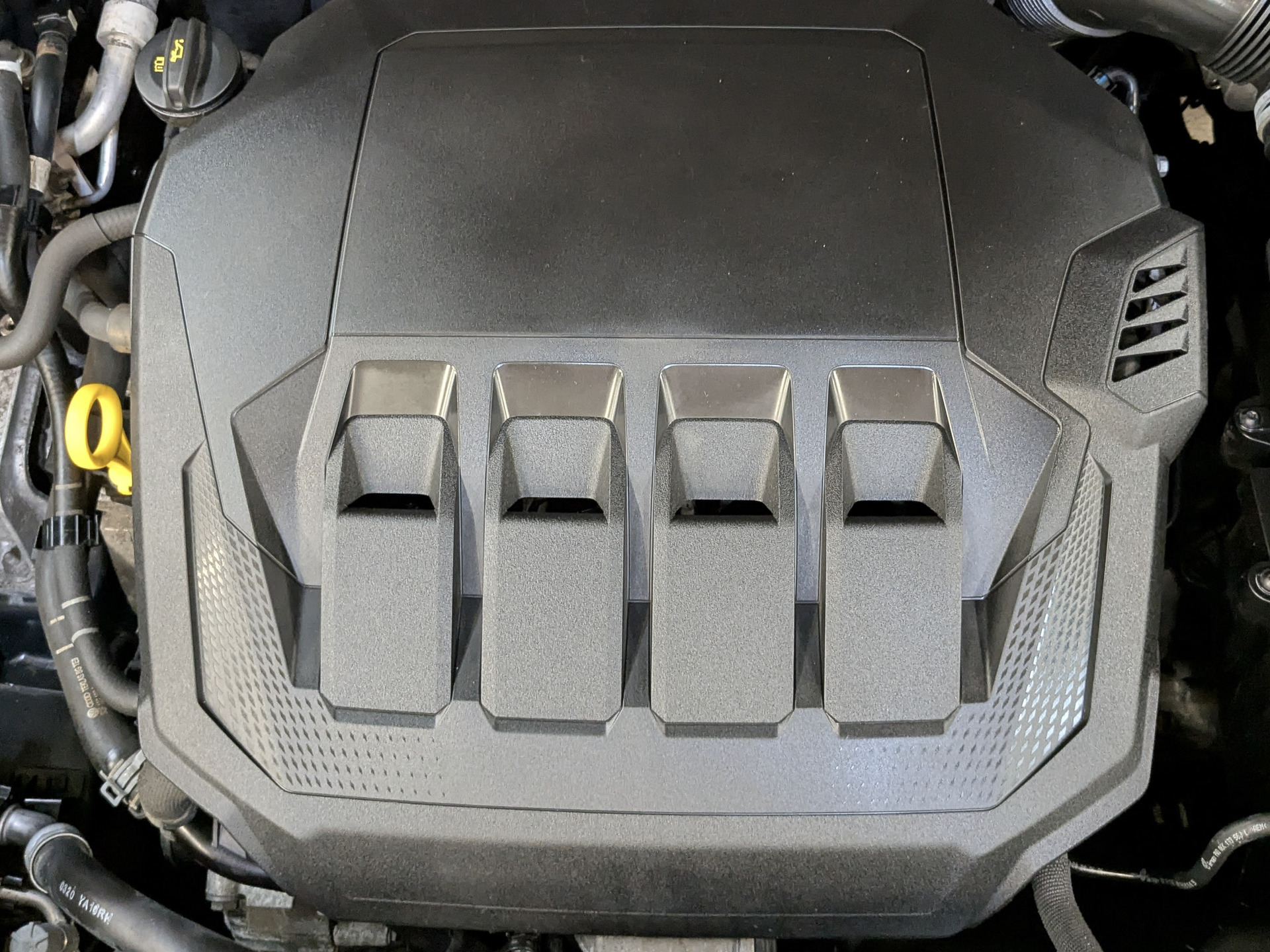 AUDI Q3 2.00 (180 л.с), автомат, 2020, пробег 106 279 км