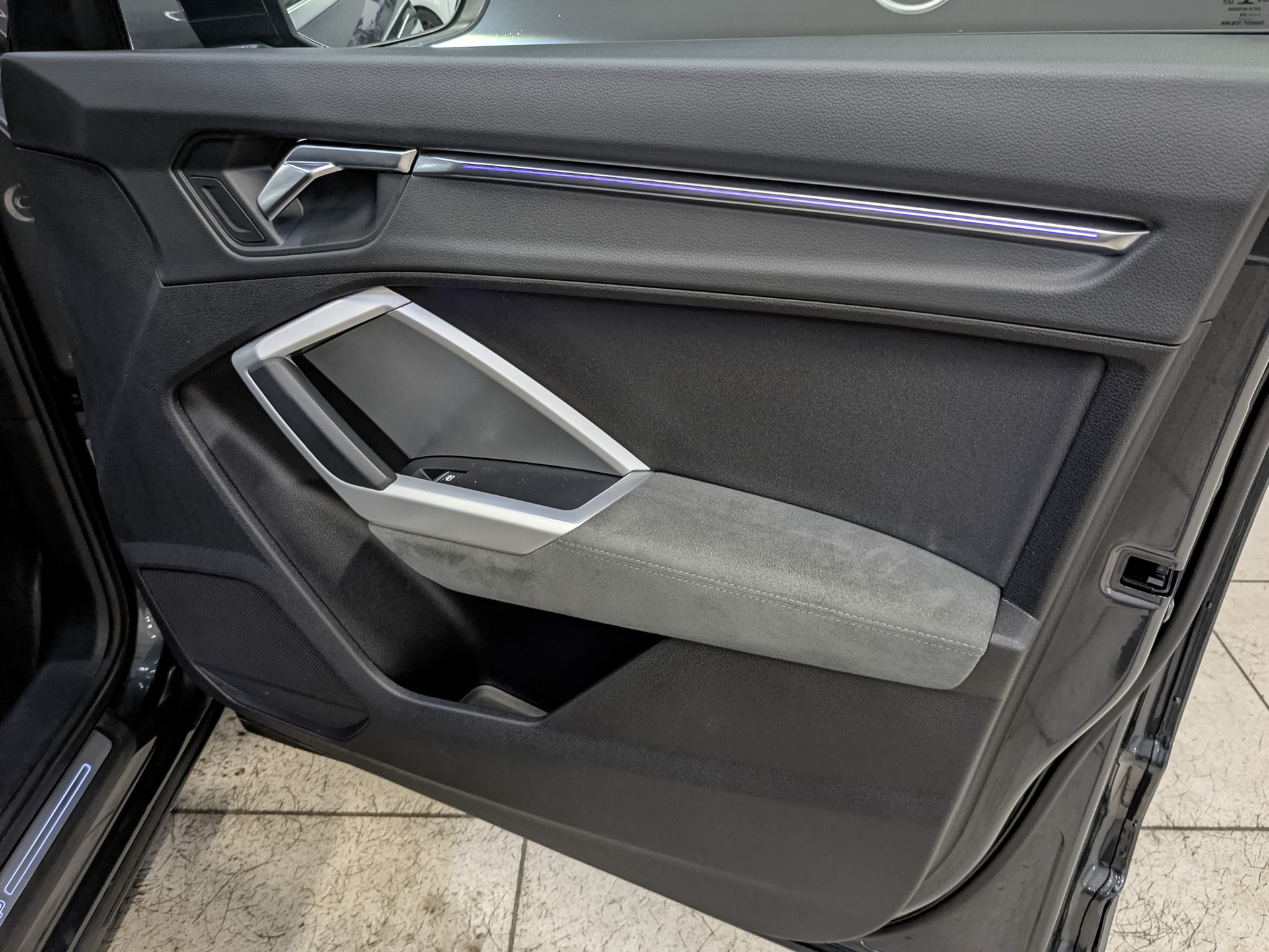 AUDI Q3 2.00 (180 л.с), автомат, 2020, пробег 106 279 км