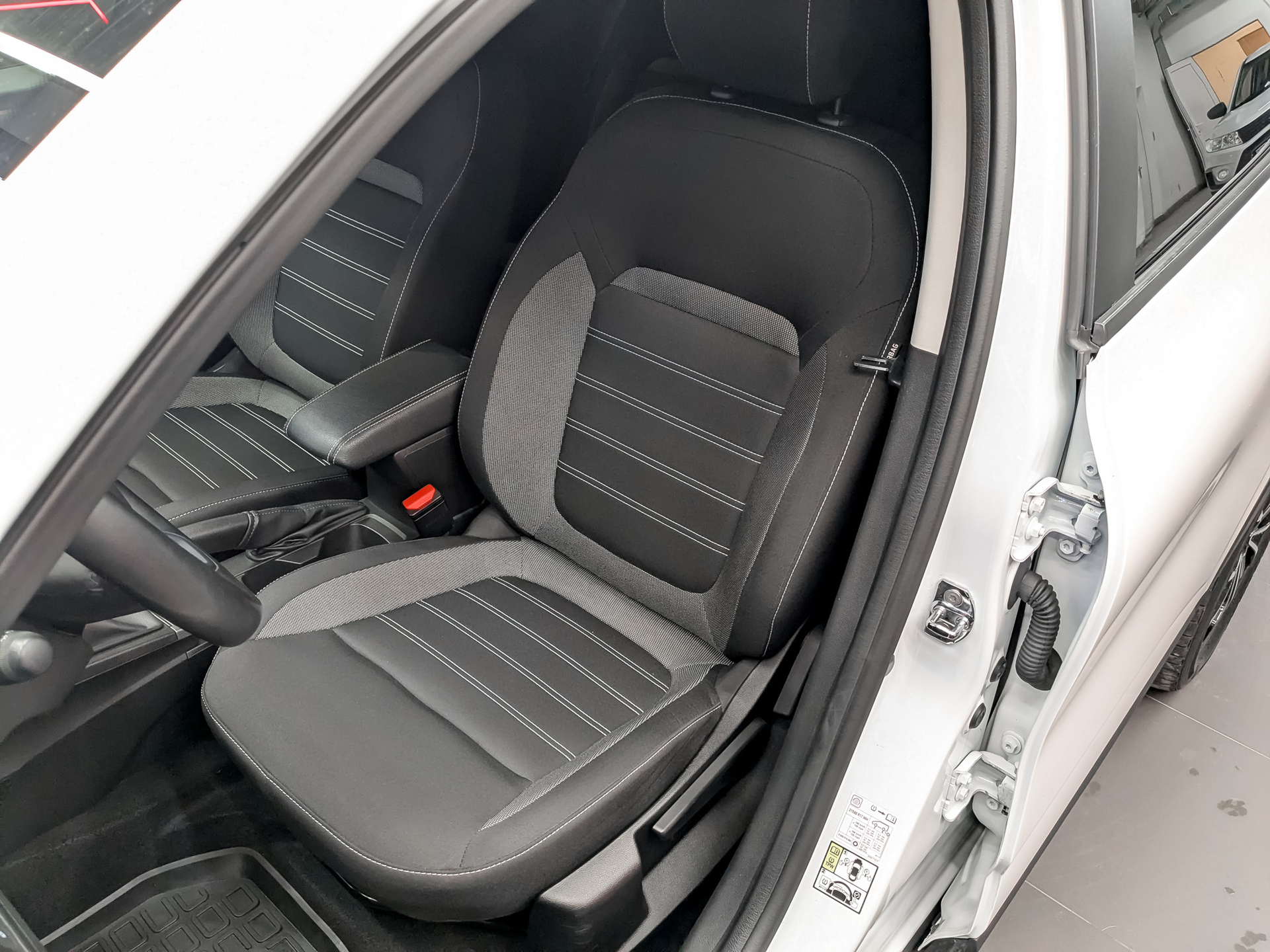 RENAULT Arkana 1.60 (114 л.с), автомат, 2021, пробег 59 707 км