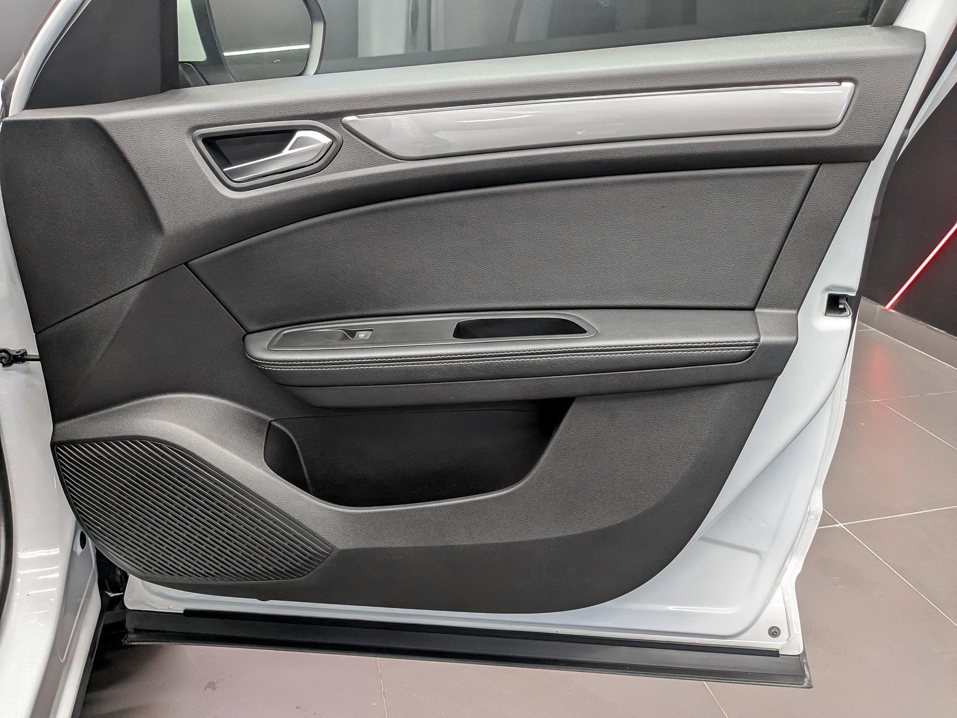 RENAULT Arkana 1.60 (114 л.с), автомат, 2021, пробег 59 707 км