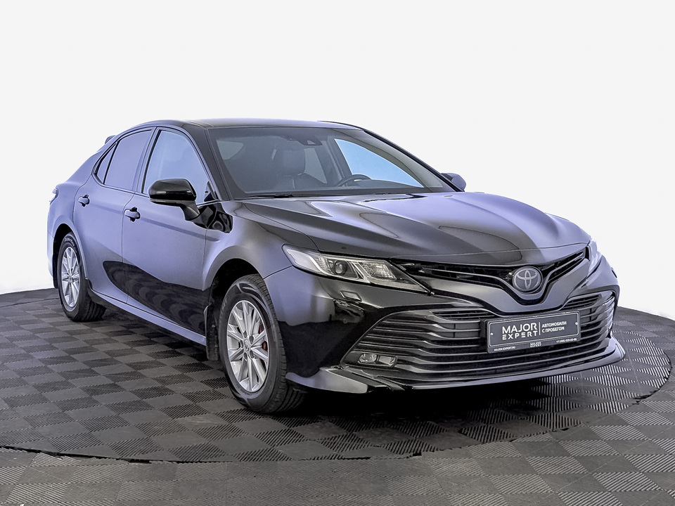 Toyota Camry VIII
