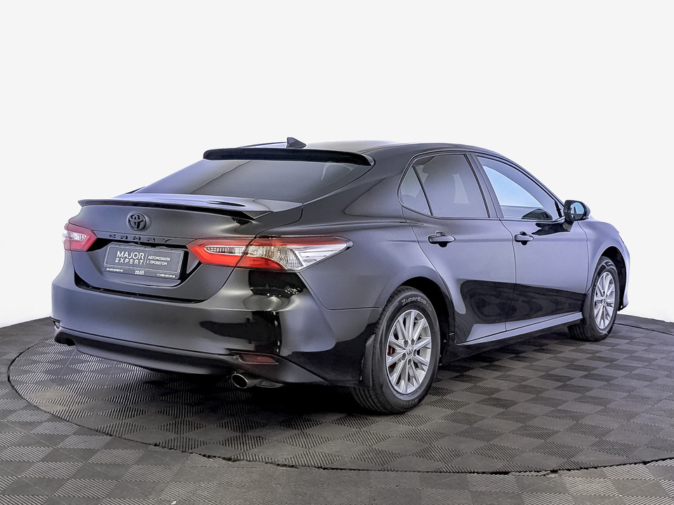 Toyota Camry VIII