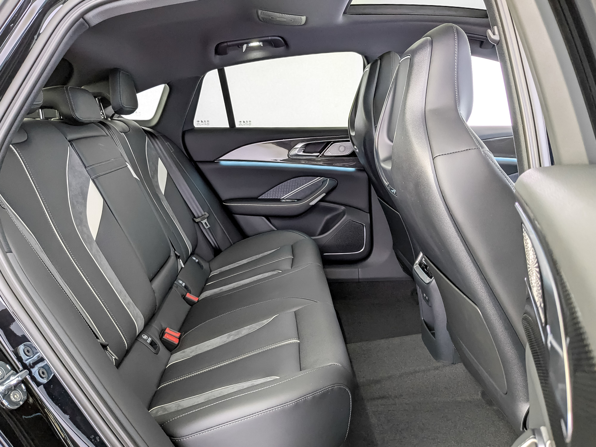 Фото Hongqi H6 Dynamic 2.0T/245 8AT 5L