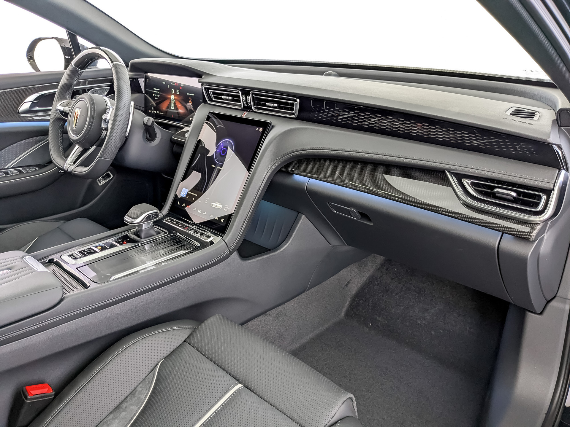 Фото Hongqi H6 Dynamic 2.0T/245 8AT 5L