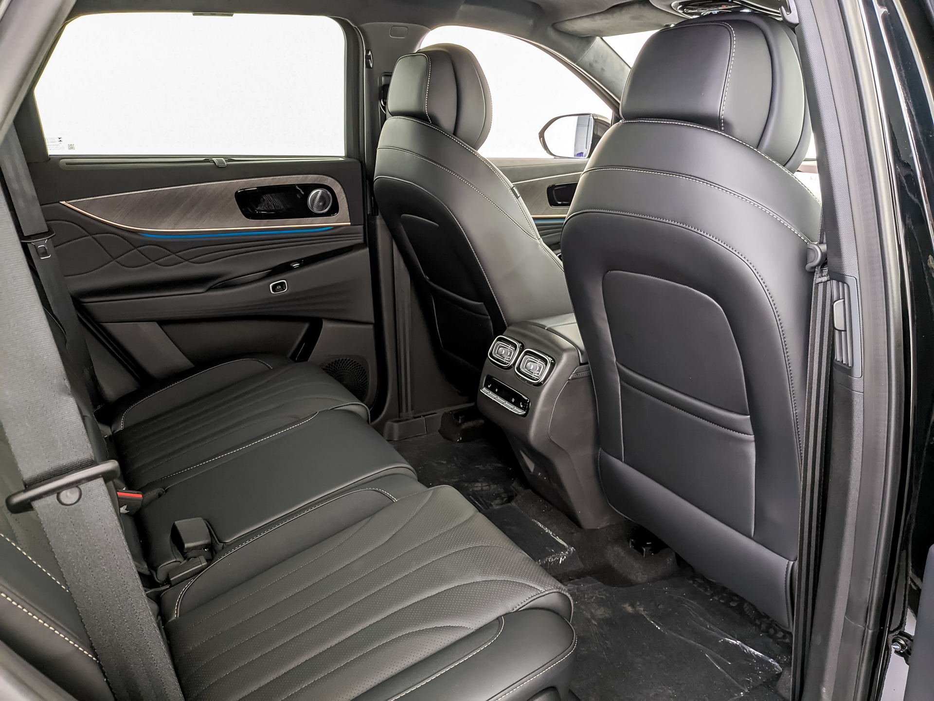 Фото JAECOO J8 Престиж 2.0T/249 7RT 4WD