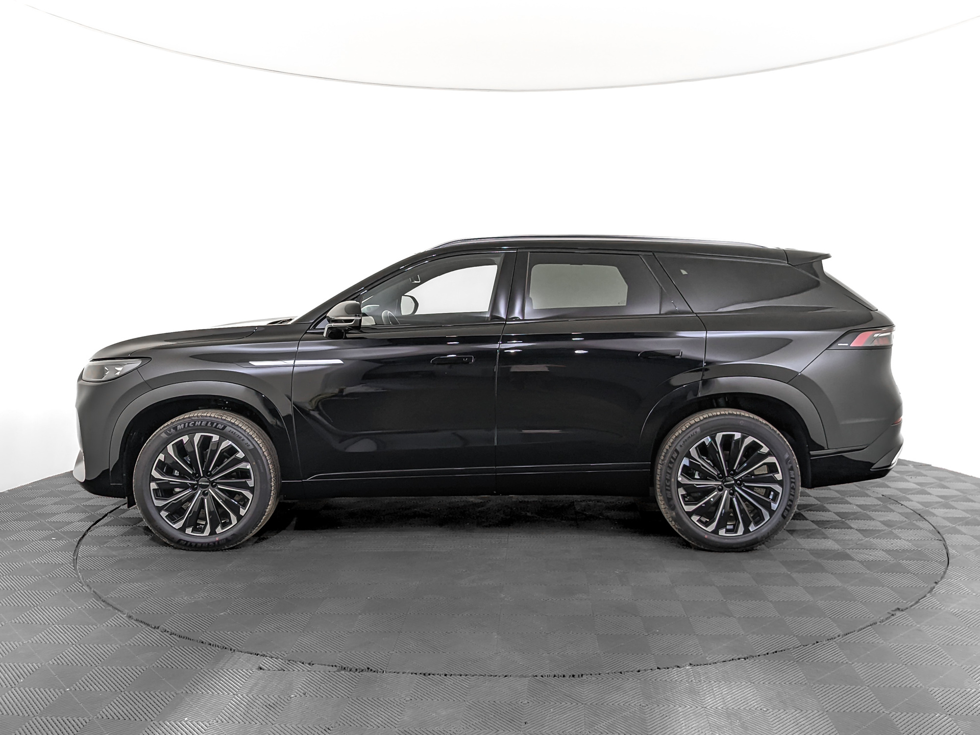 Фото JAECOO J8 Престиж 2.0T/249 7RT 4WD