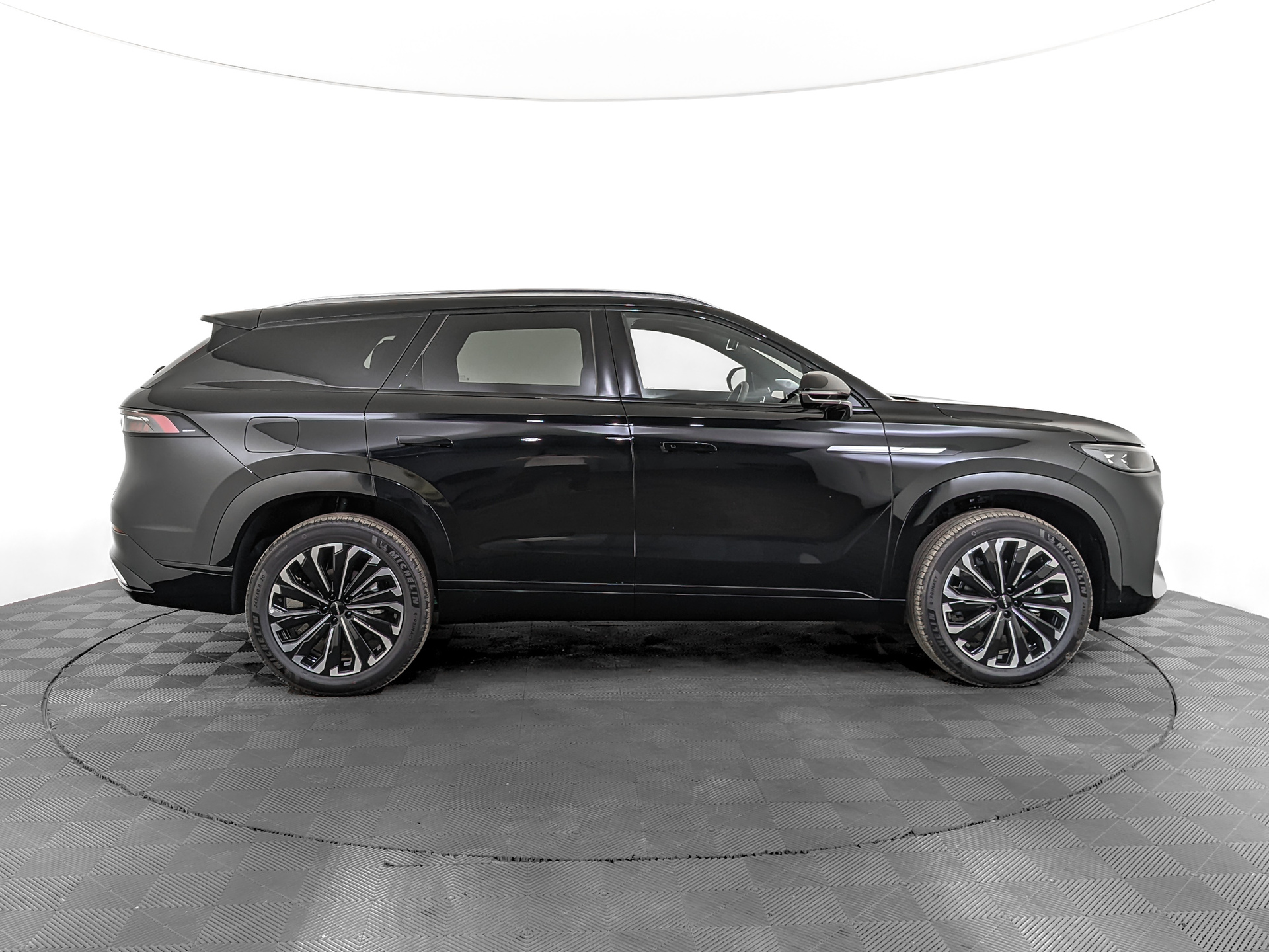 Фото JAECOO J8 Престиж 2.0T/249 7RT 4WD