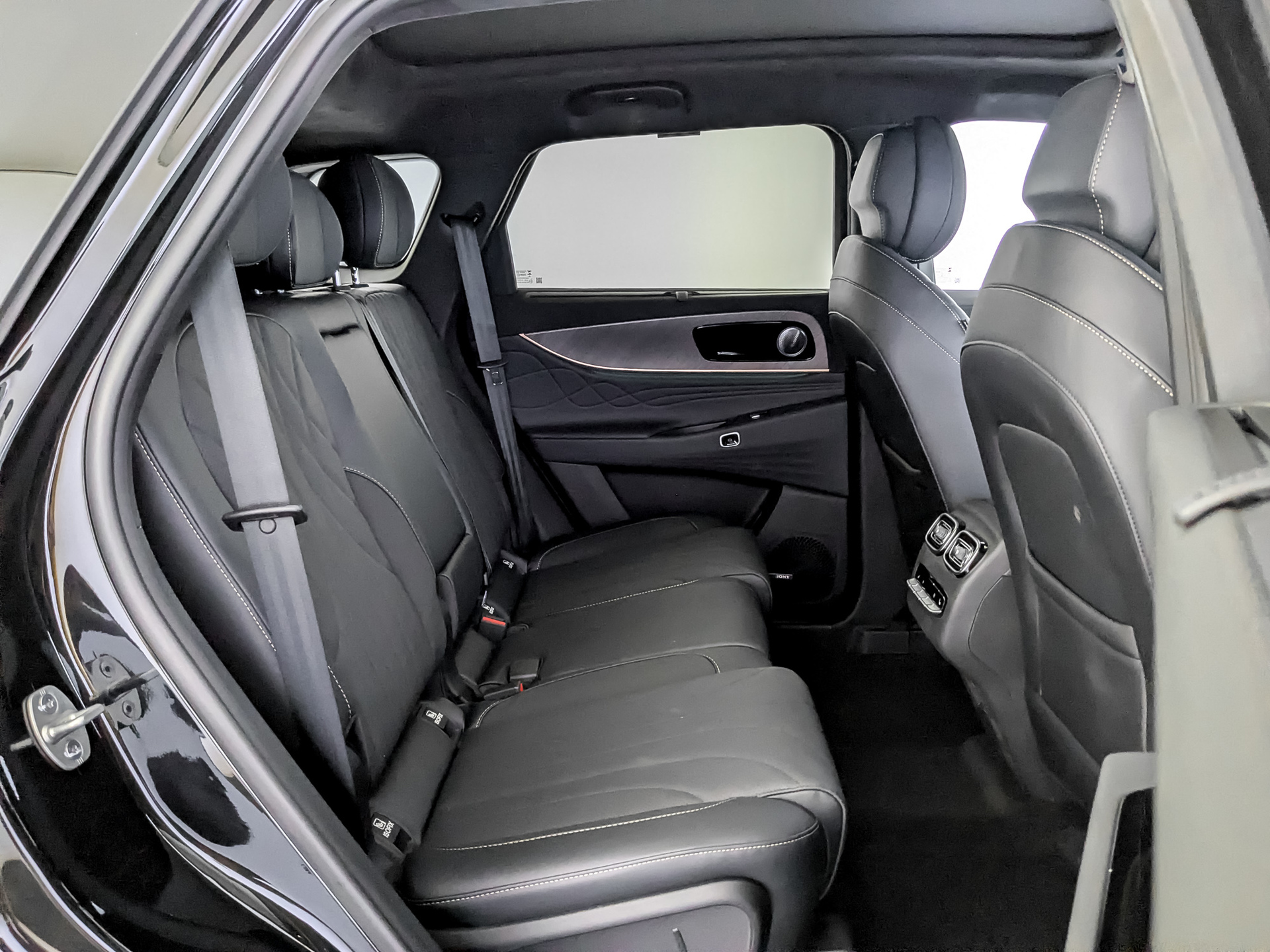 Фото JAECOO J8 Престиж 2.0T/249 7RT 4WD