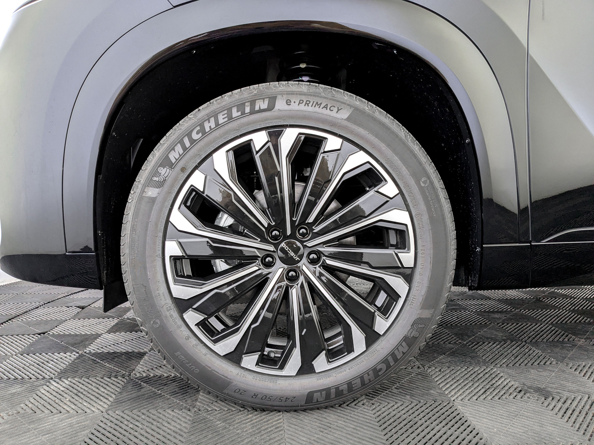 Фото JAECOO J8 Престиж 2.0T/249 7RT 4WD