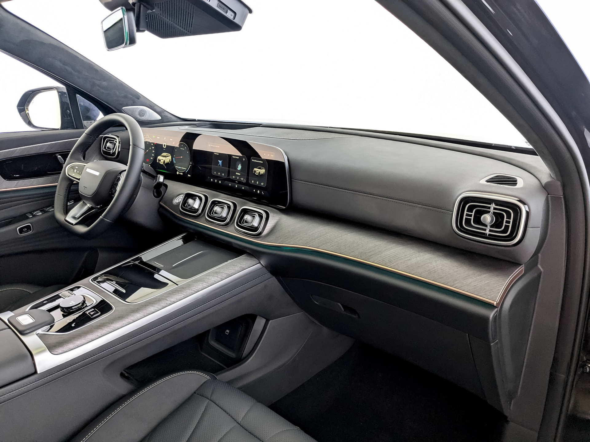 Фото JAECOO J8 Престиж 2.0T/249 7RT 4WD