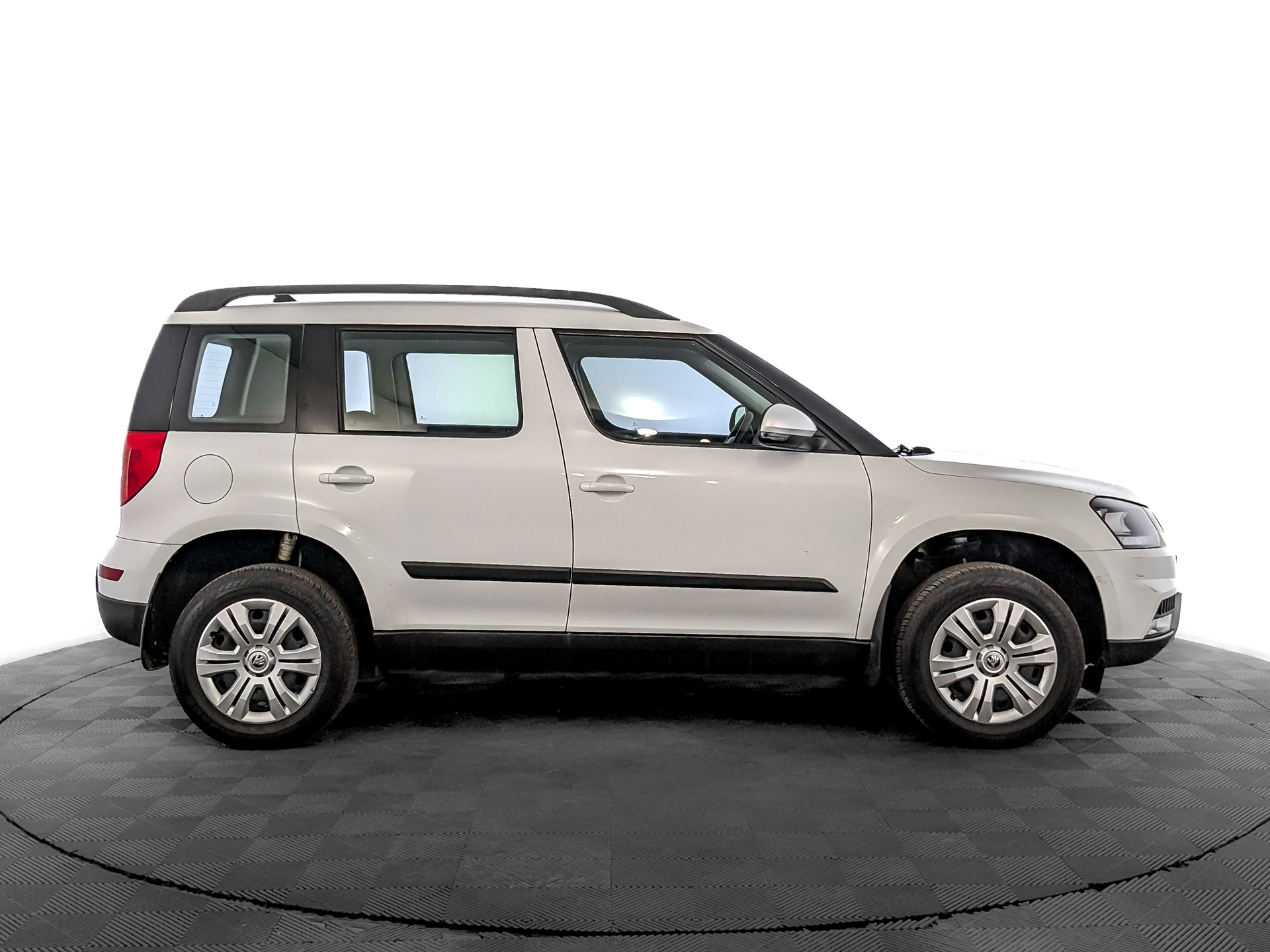 SKODA Yeti 1.60 (110 л.с), автомат, 2017, пробег 105 869 км