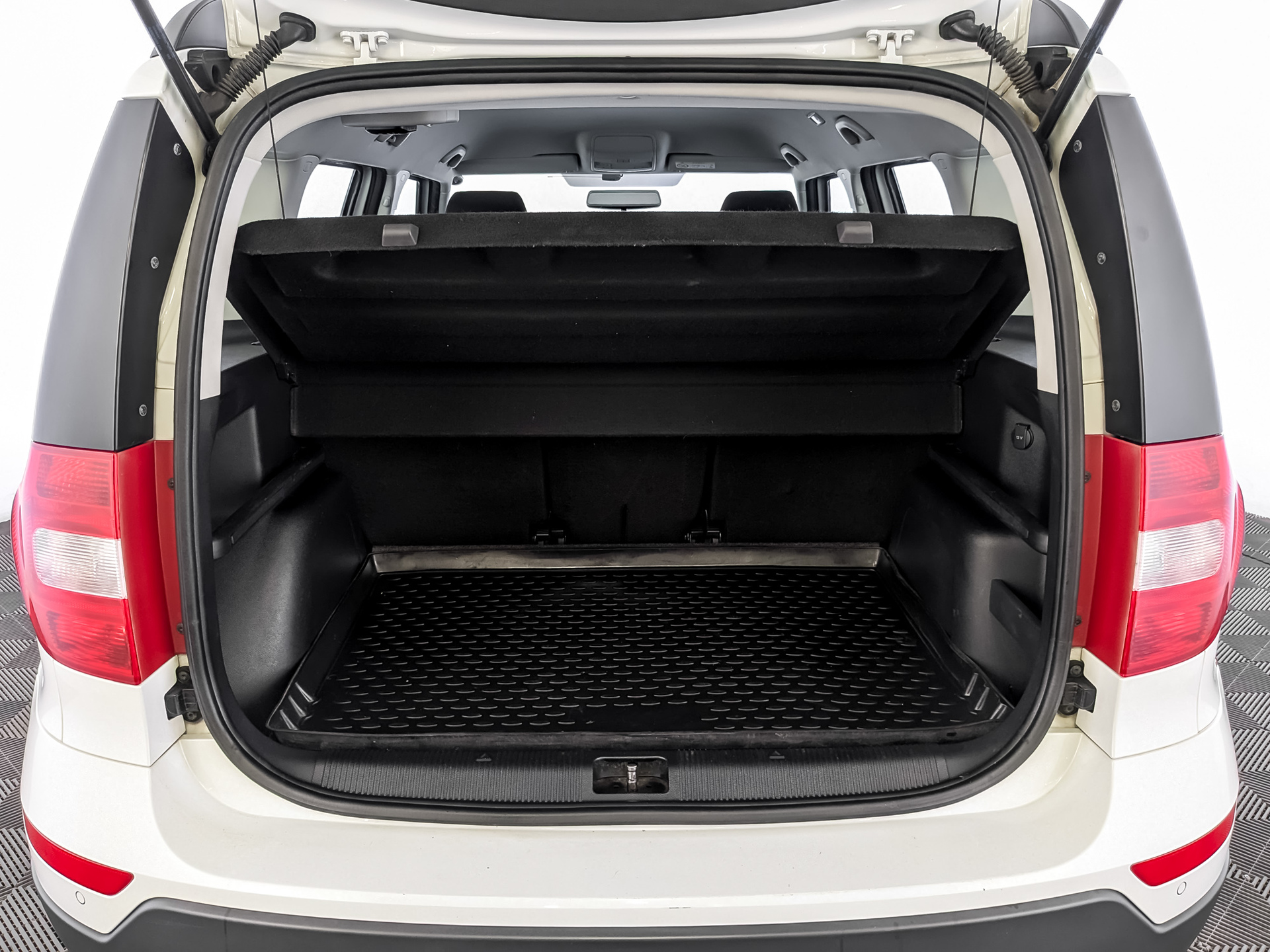 SKODA Yeti 1.60 (110 л.с), автомат, 2017, пробег 105 869 км