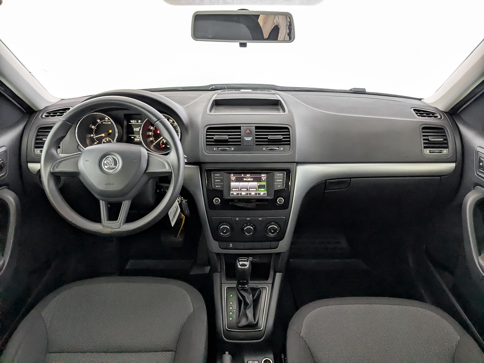 SKODA Yeti 1.60 (110 л.с), автомат, 2017, пробег 105 869 км