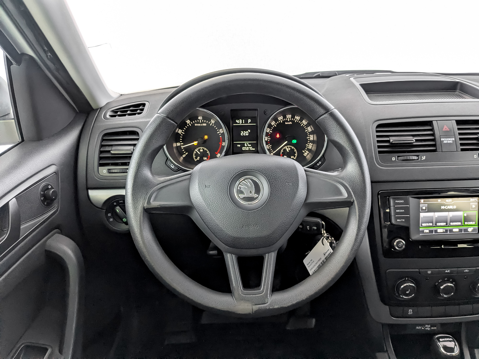 SKODA Yeti 1.60 (110 л.с), автомат, 2017, пробег 105 869 км