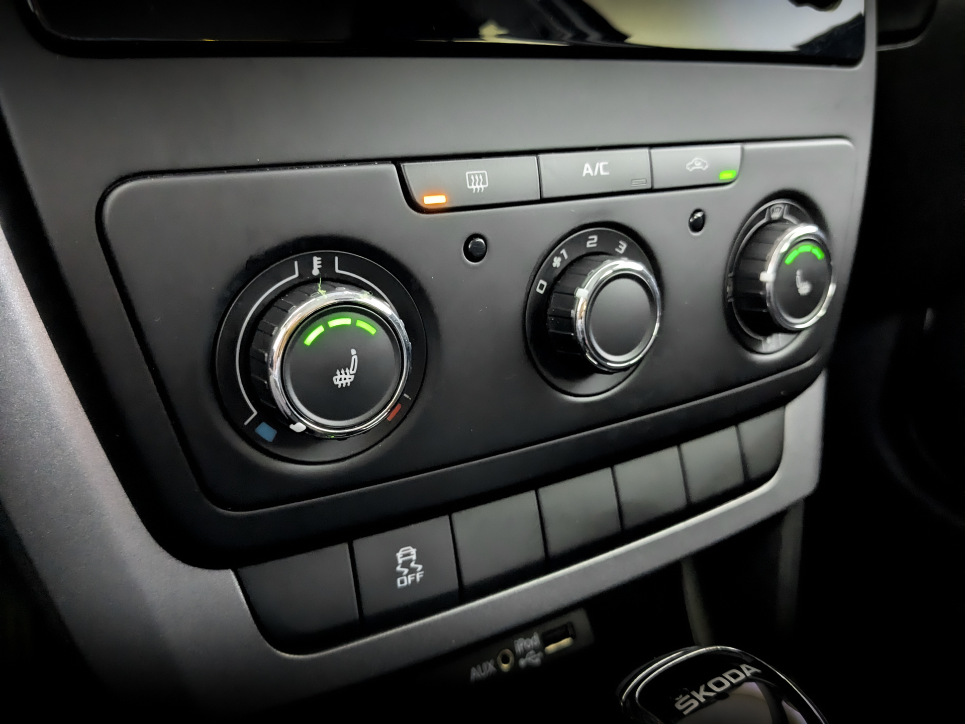 SKODA Yeti 1.60 (110 л.с), автомат, 2017, пробег 105 869 км