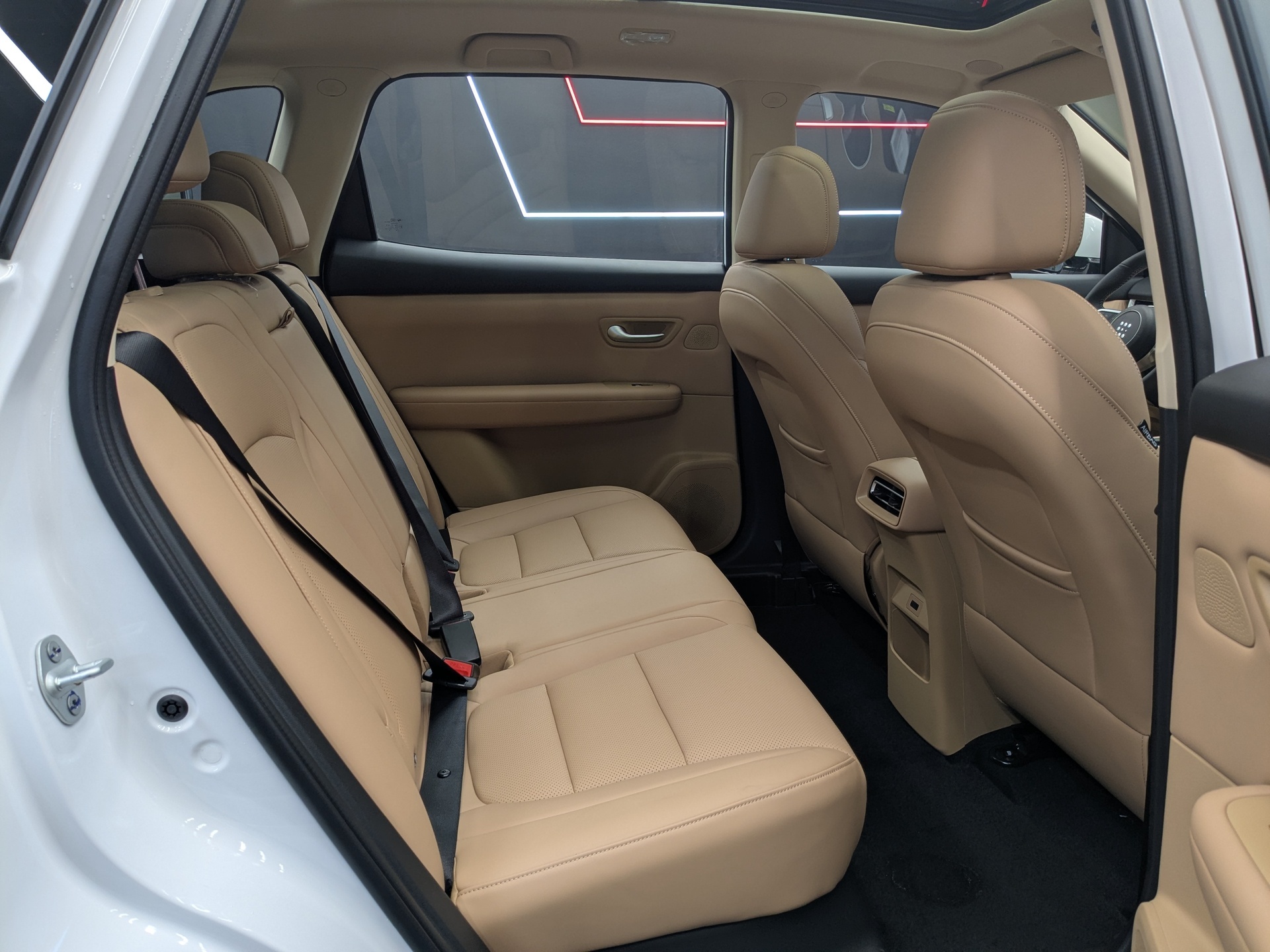 Фото Evolute i-SPACE 5 мест 1.5ELH/95 25кВт FWD