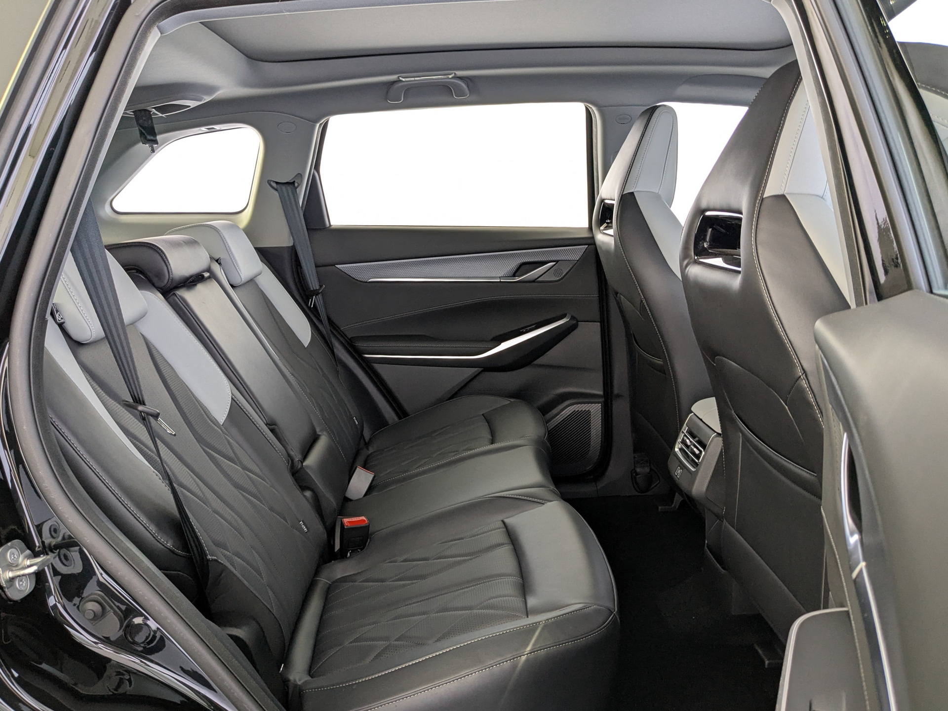 Фото Changan CS75 Plus III Люкс 2.0T/233 8AT Передний привод
