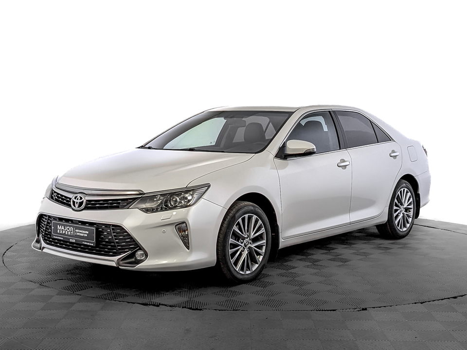 Toyota Camry VII