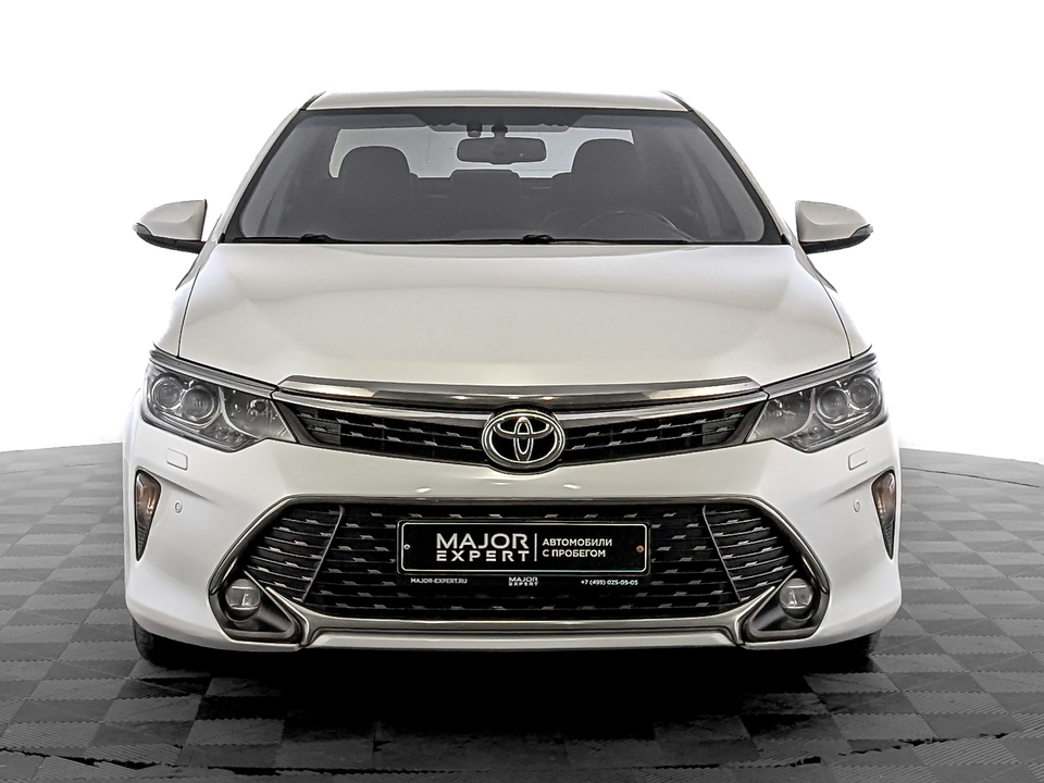 Toyota Camry VII