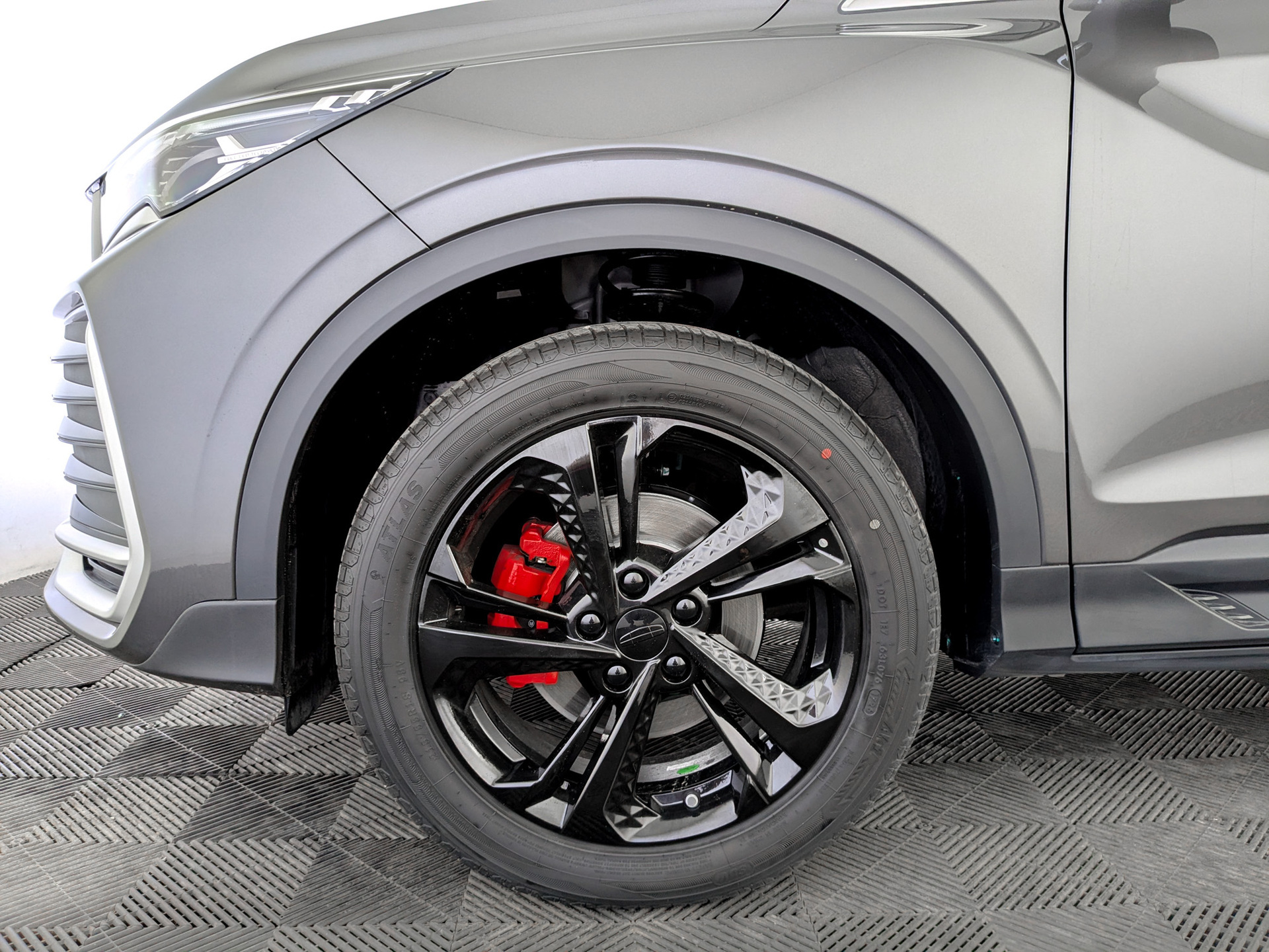 Фото Geely Coolray Exclusive 1.5T/147 7RT