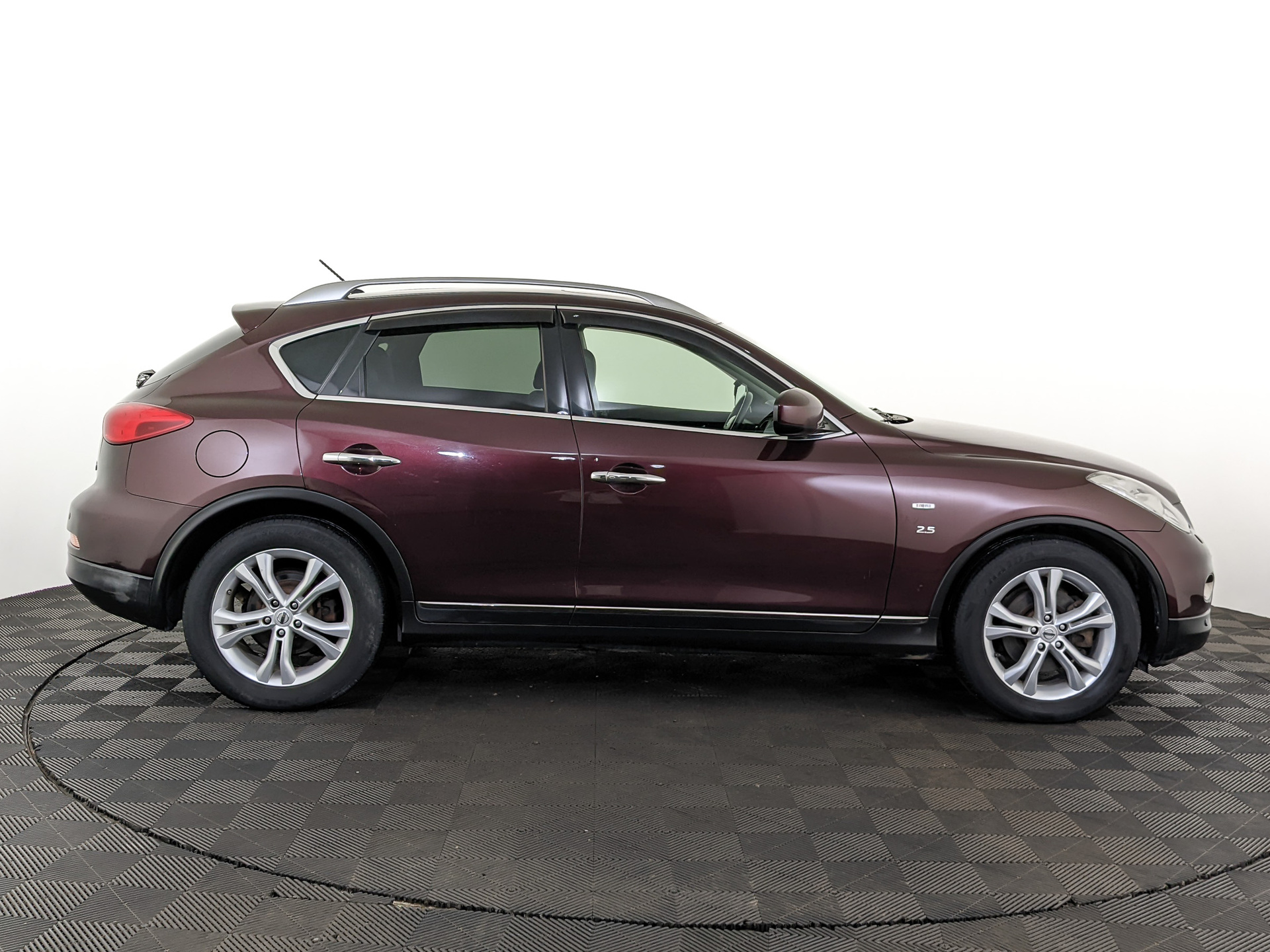 INFINITI QX50 2.50 (222 л.с), автомат, 2014, пробег 138 900 км