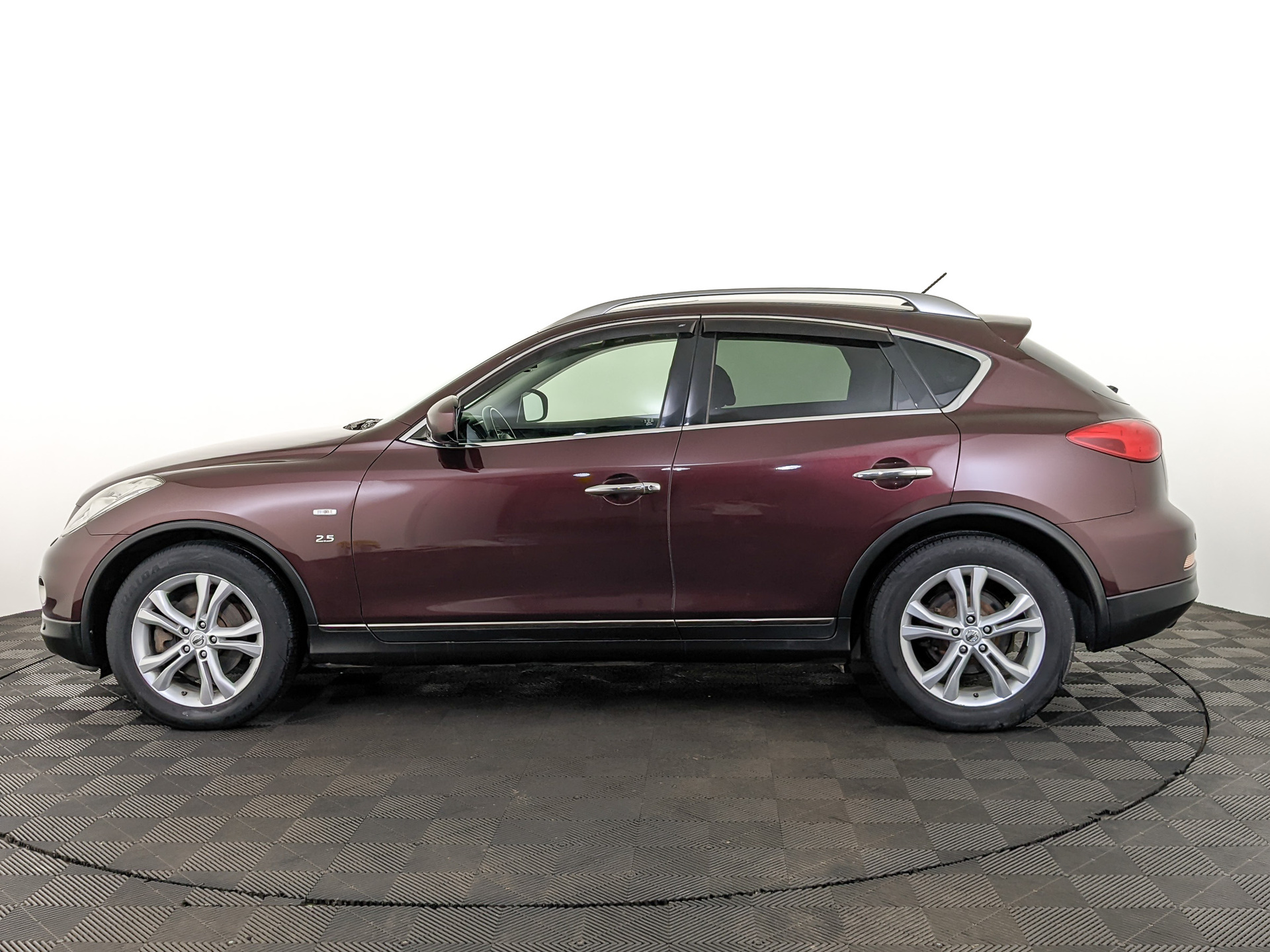 INFINITI QX50 2.50 (222 л.с), автомат, 2014, пробег 138 900 км