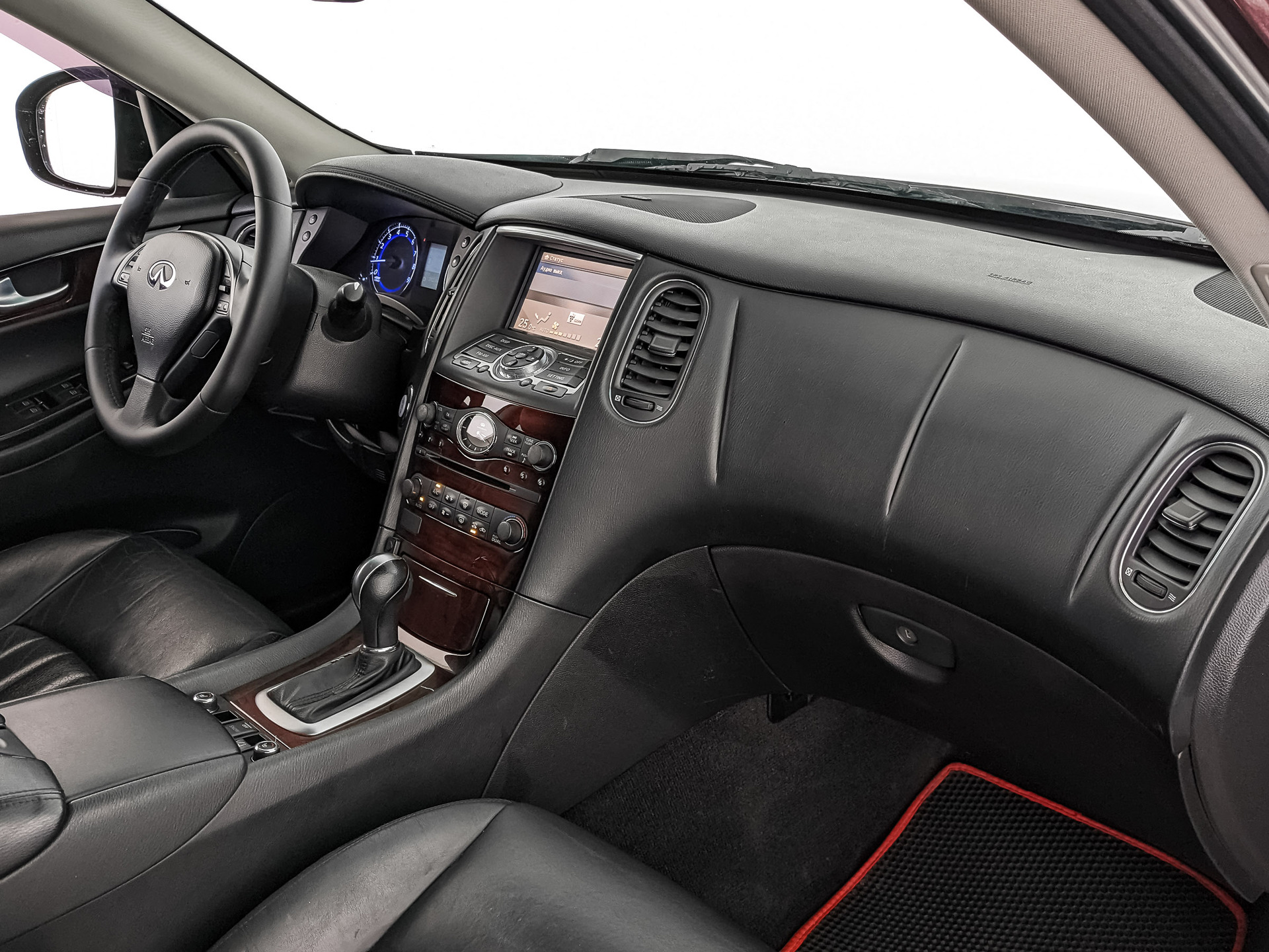 INFINITI QX50 2.50 (222 л.с), автомат, 2014, пробег 138 900 км