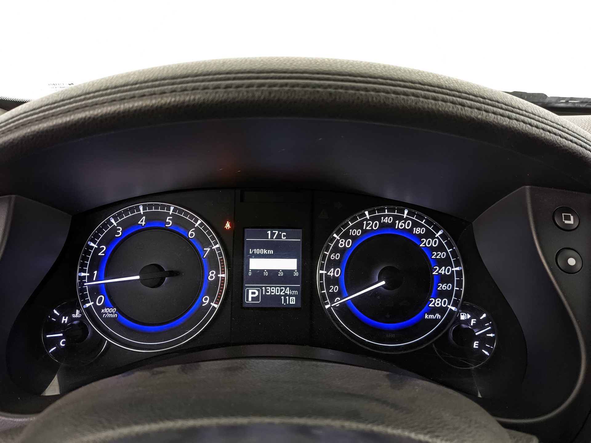 INFINITI QX50 2.50 (222 л.с), автомат, 2014, пробег 138 900 км