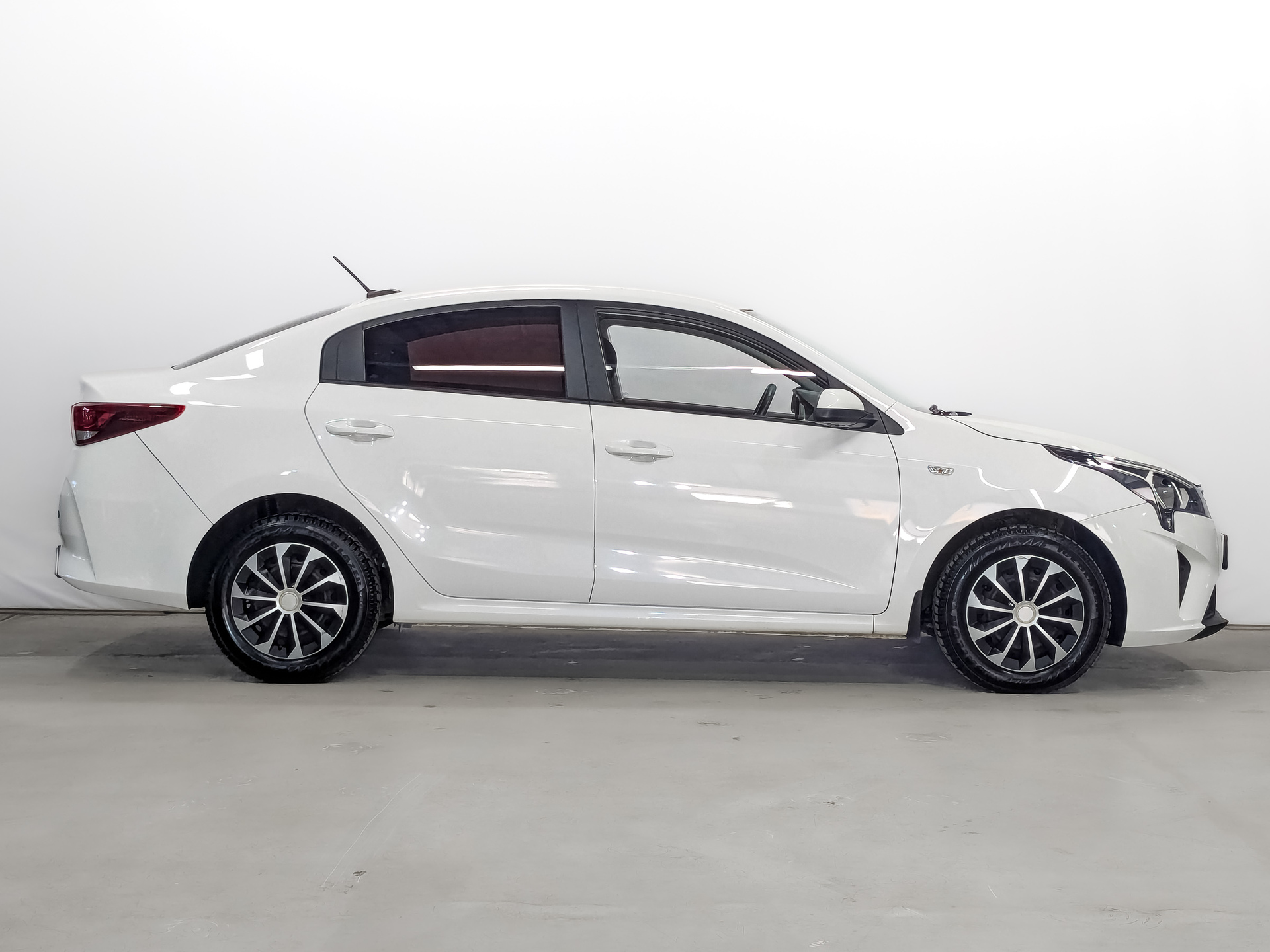 KIA Rio 1.60 (123 л.с), автомат, 2021, пробег 118 948 км