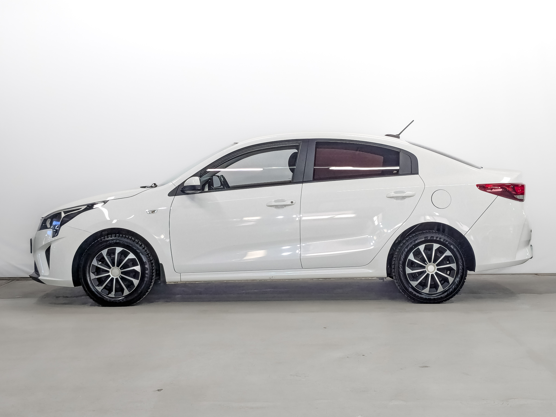 KIA Rio 1.60 (123 л.с), автомат, 2021, пробег 118 948 км