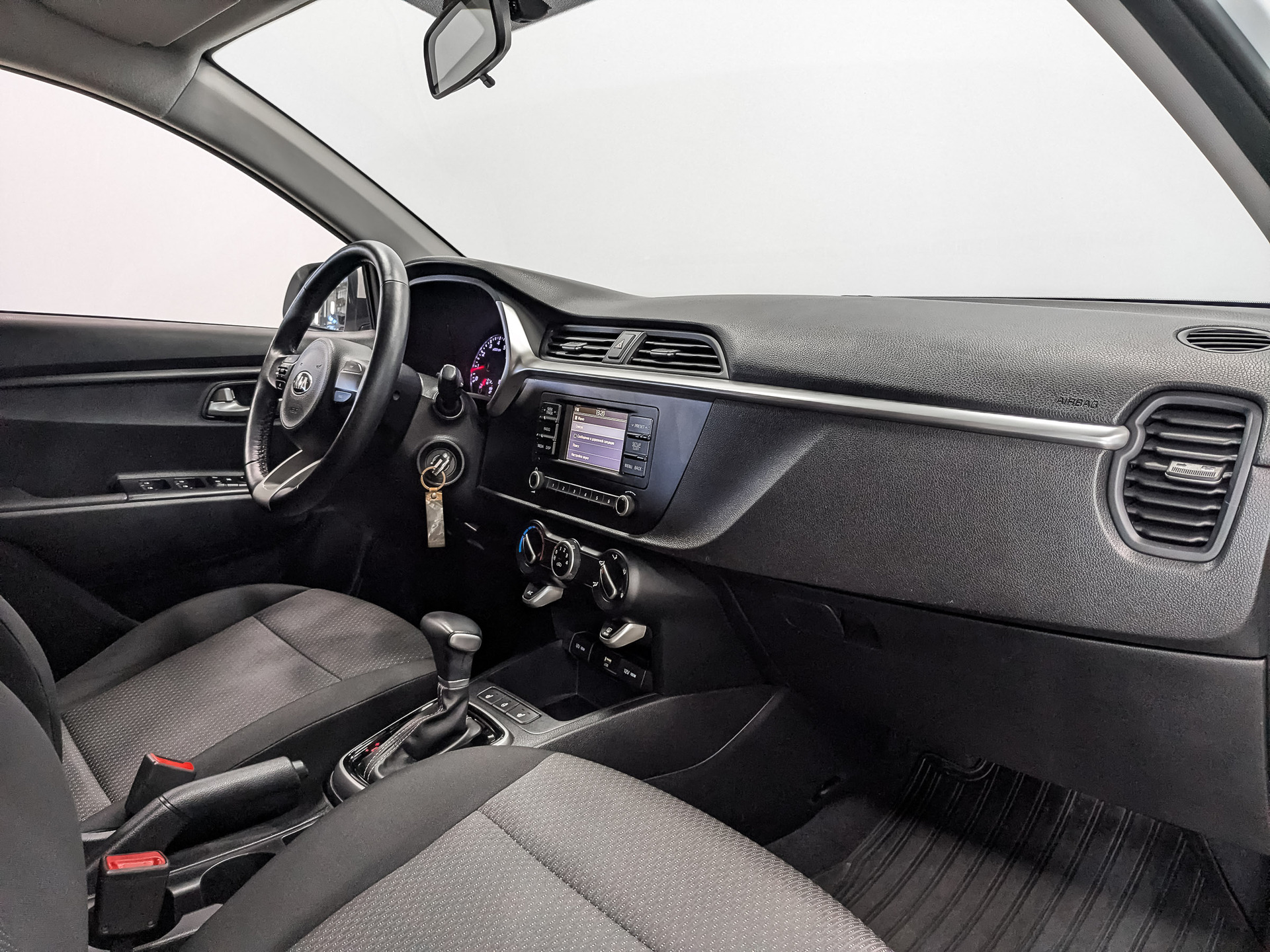 KIA Rio 1.60 (123 л.с), автомат, 2021, пробег 118 948 км