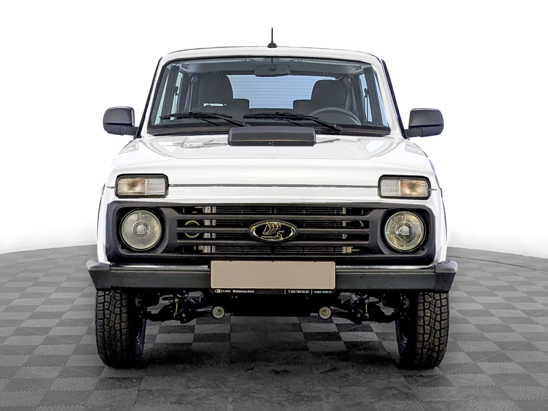 Фото Lada Niva Travel Драйв 1.8/90 5MT