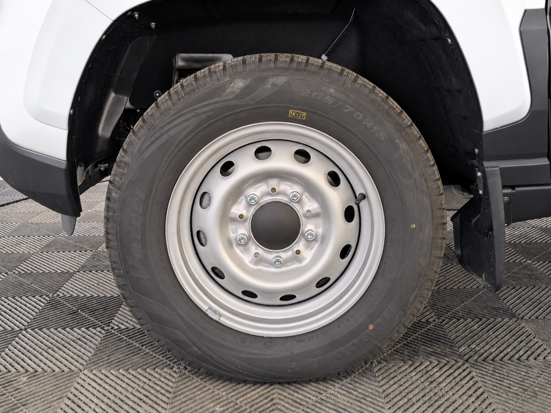 Фото Lada Niva Travel Классик 1.8/90 5MT